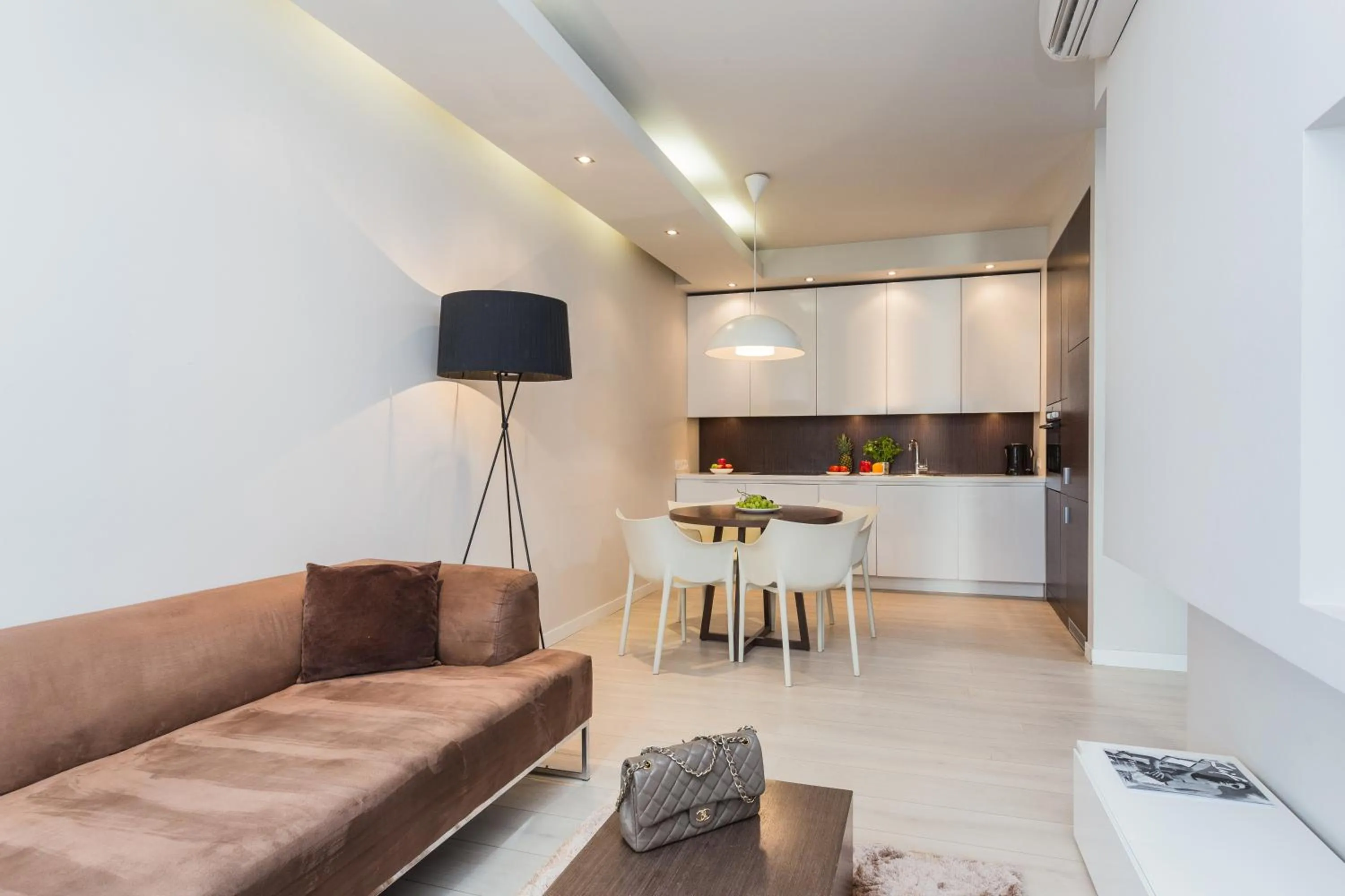 Photo of the whole room in Platinum Residence