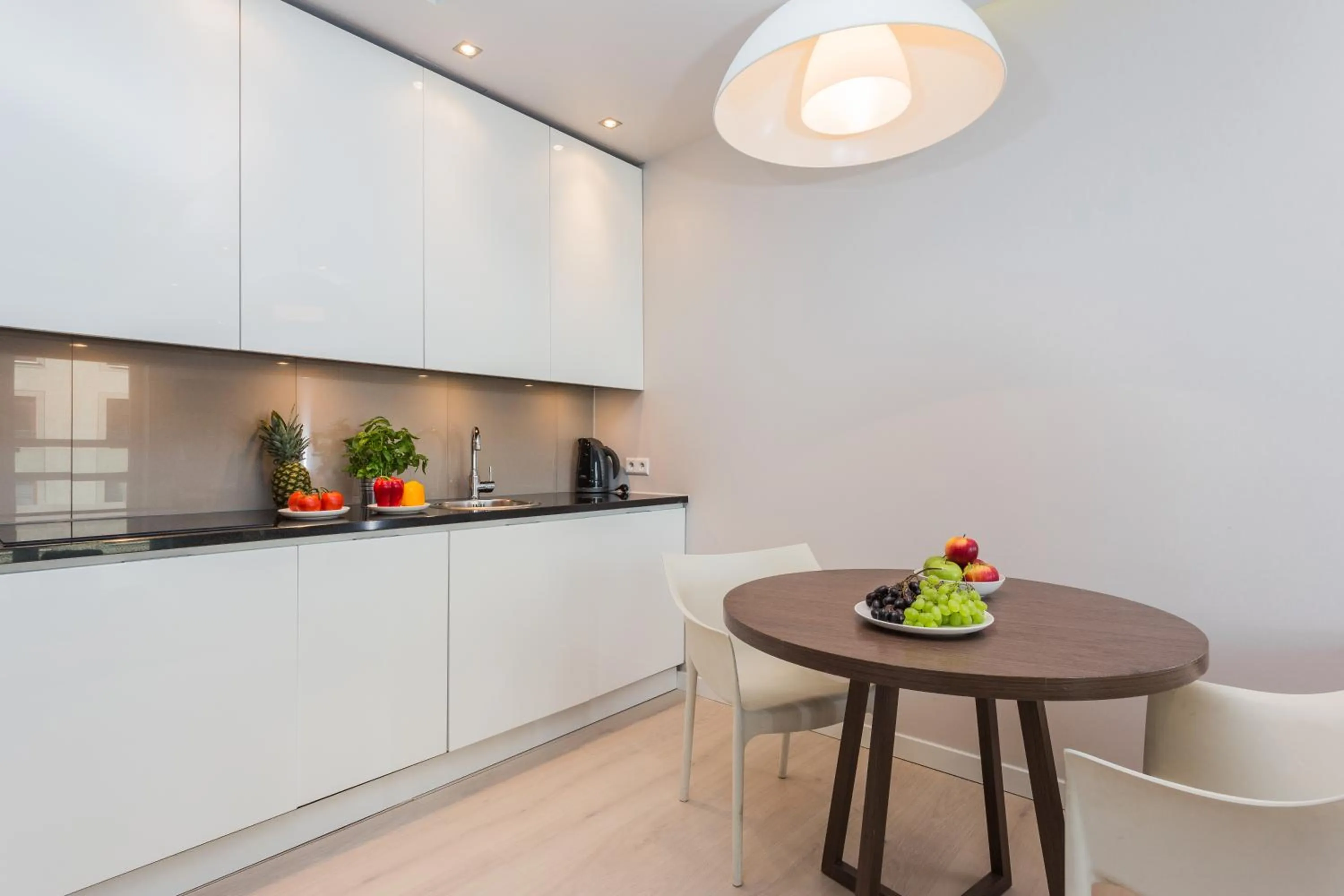 Photo of the whole room in Platinum Residence