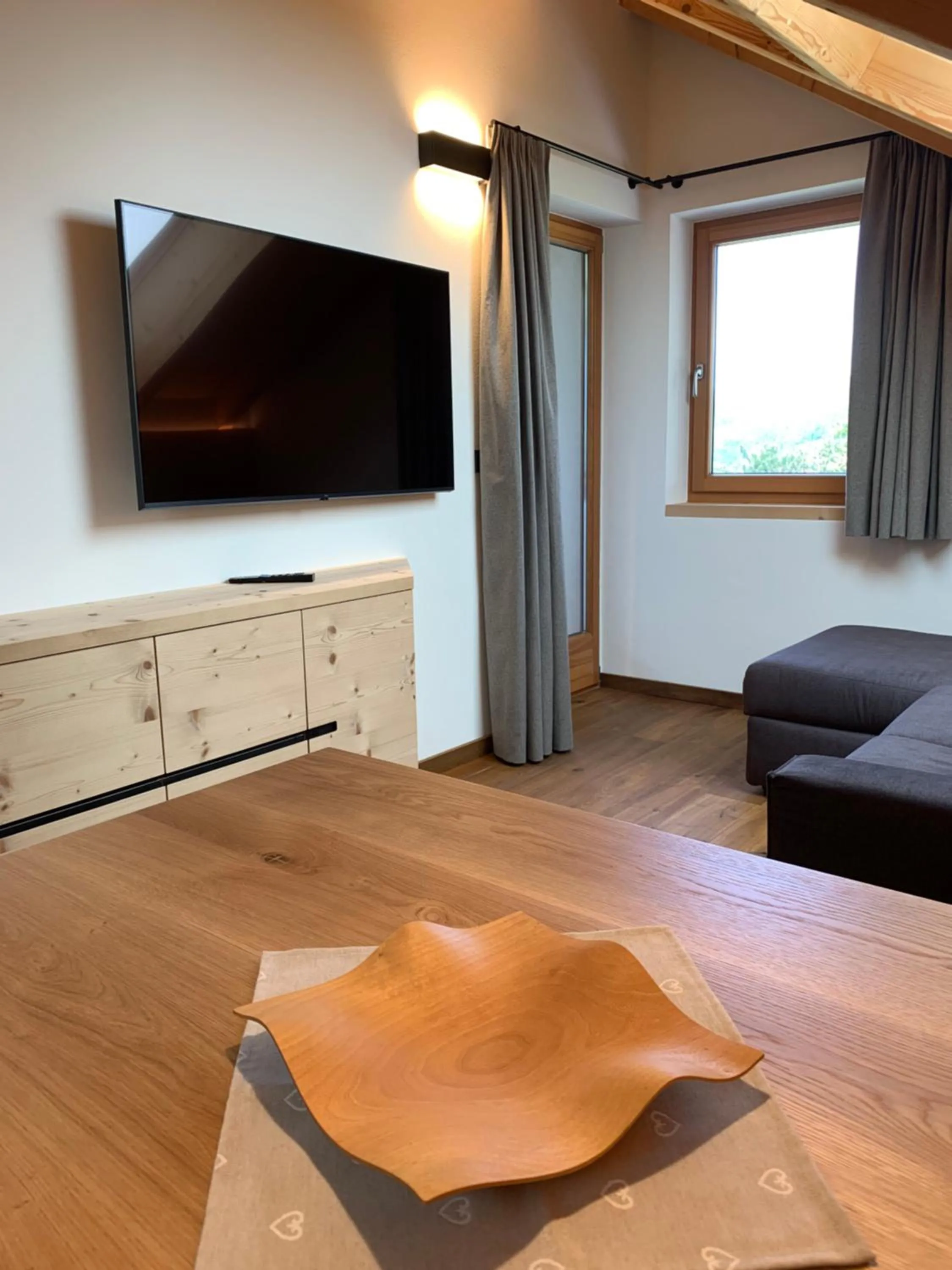 Communal lounge/ TV room in Villa sulla passeggiata