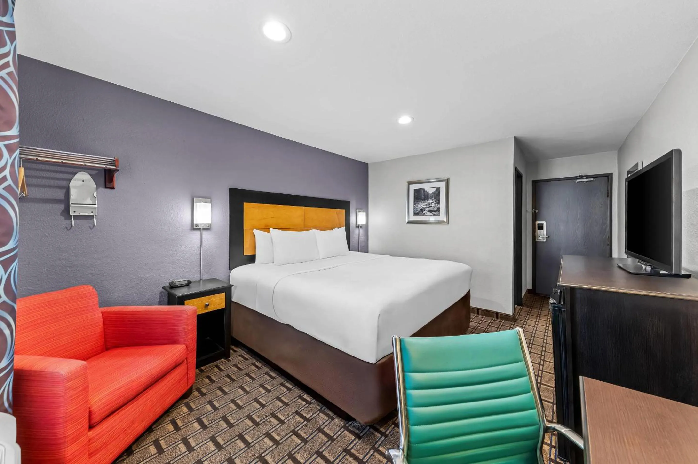 Bedroom, Bed in Quality Inn - Denton