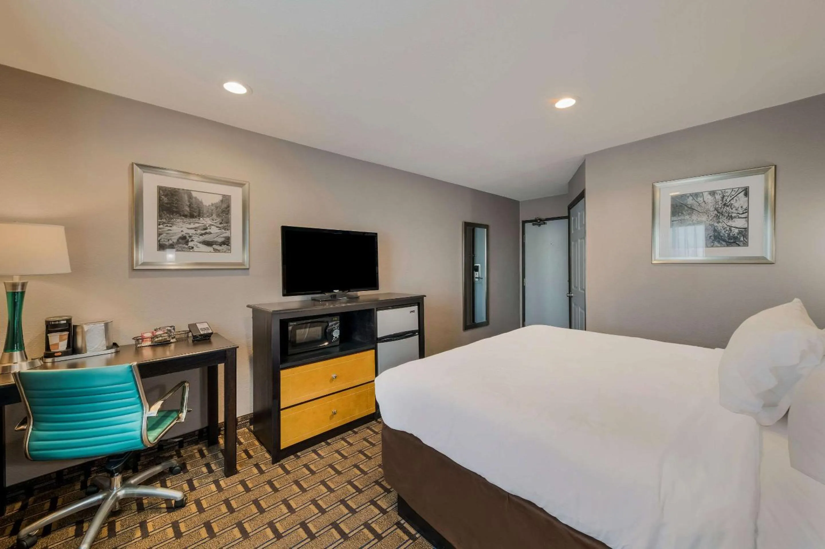 Bedroom, Bed in Quality Inn - Denton