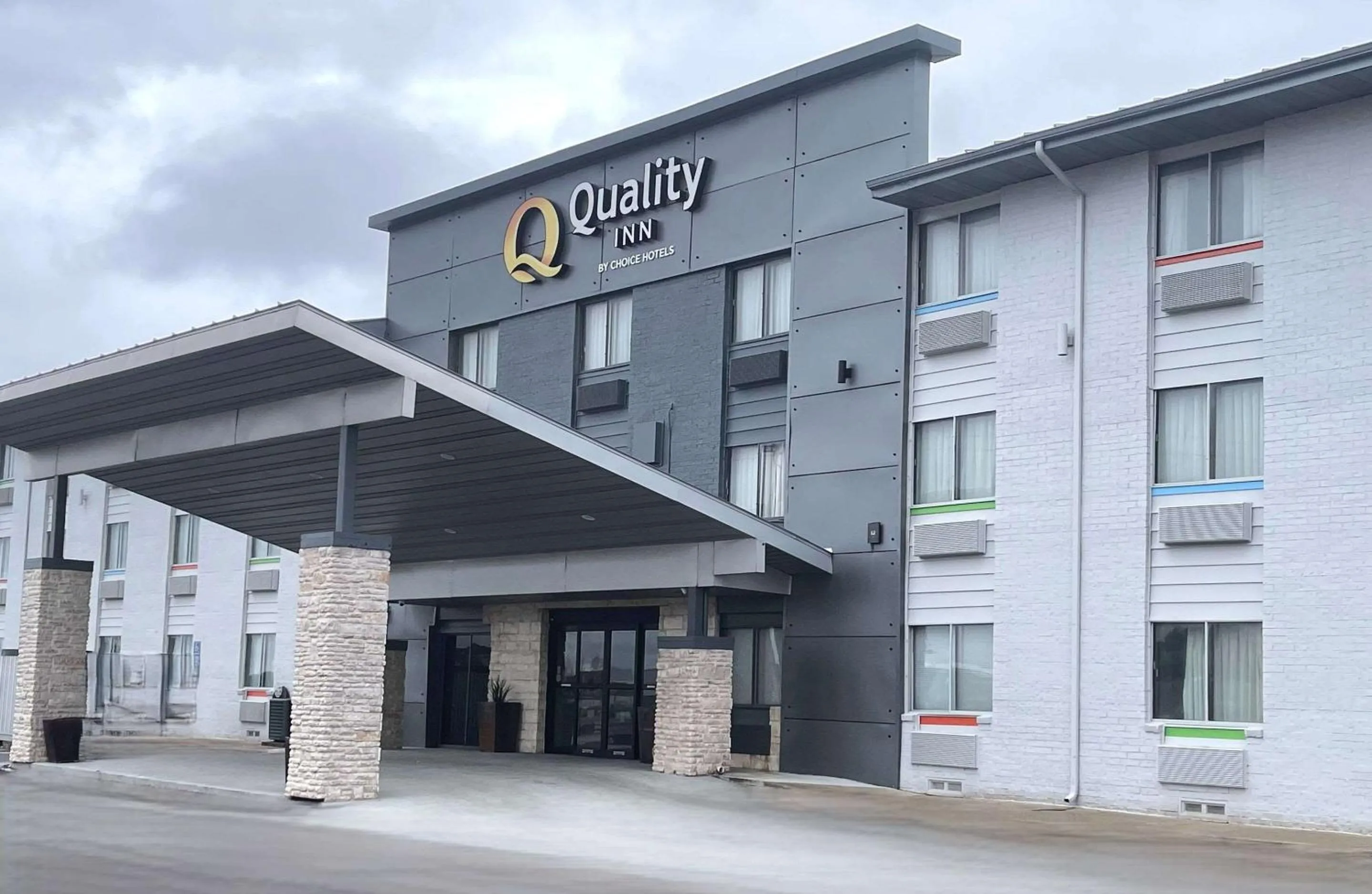 Property building in Quality Inn - Denton