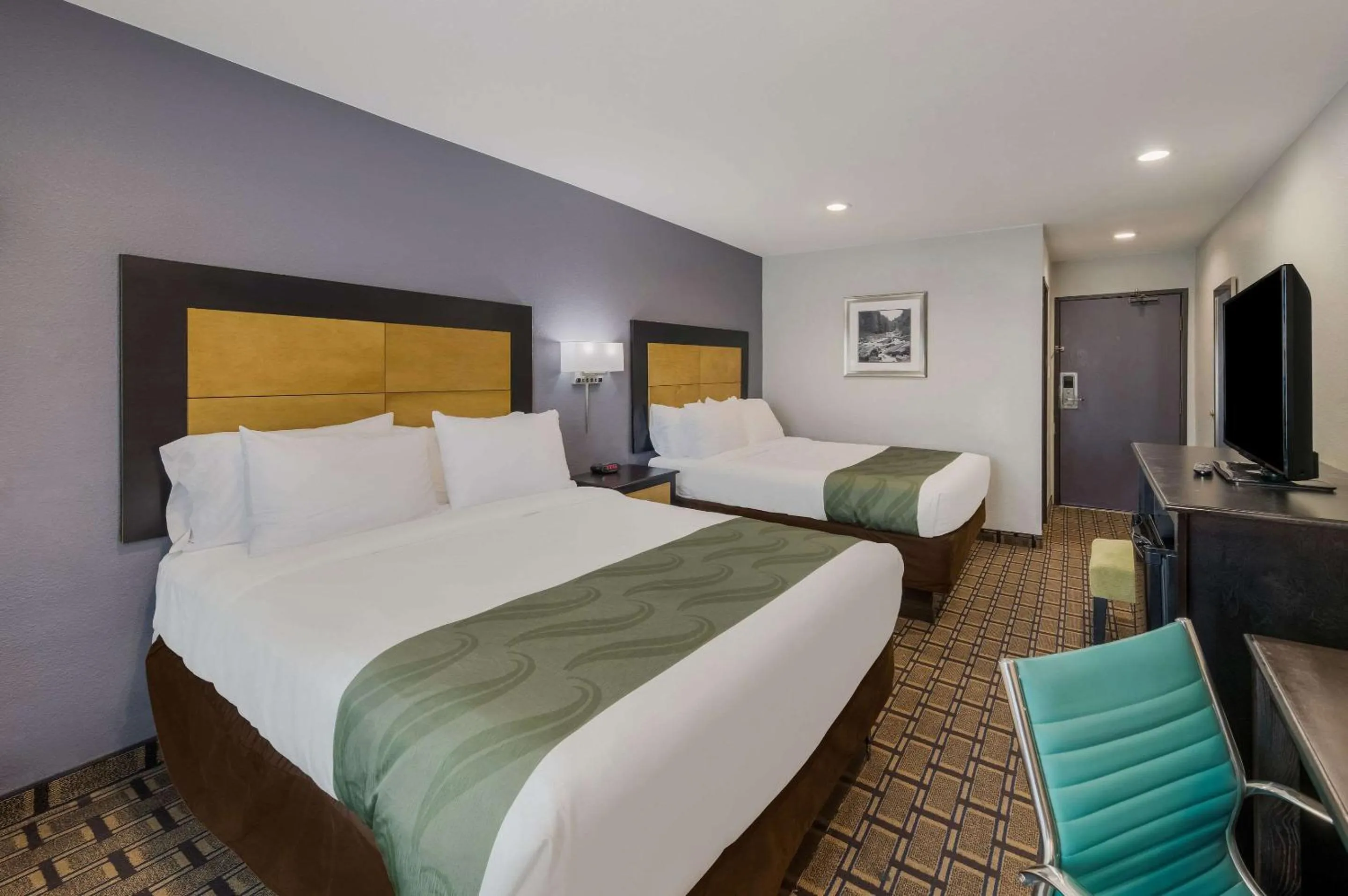 Bedroom, Bed in Quality Inn - Denton