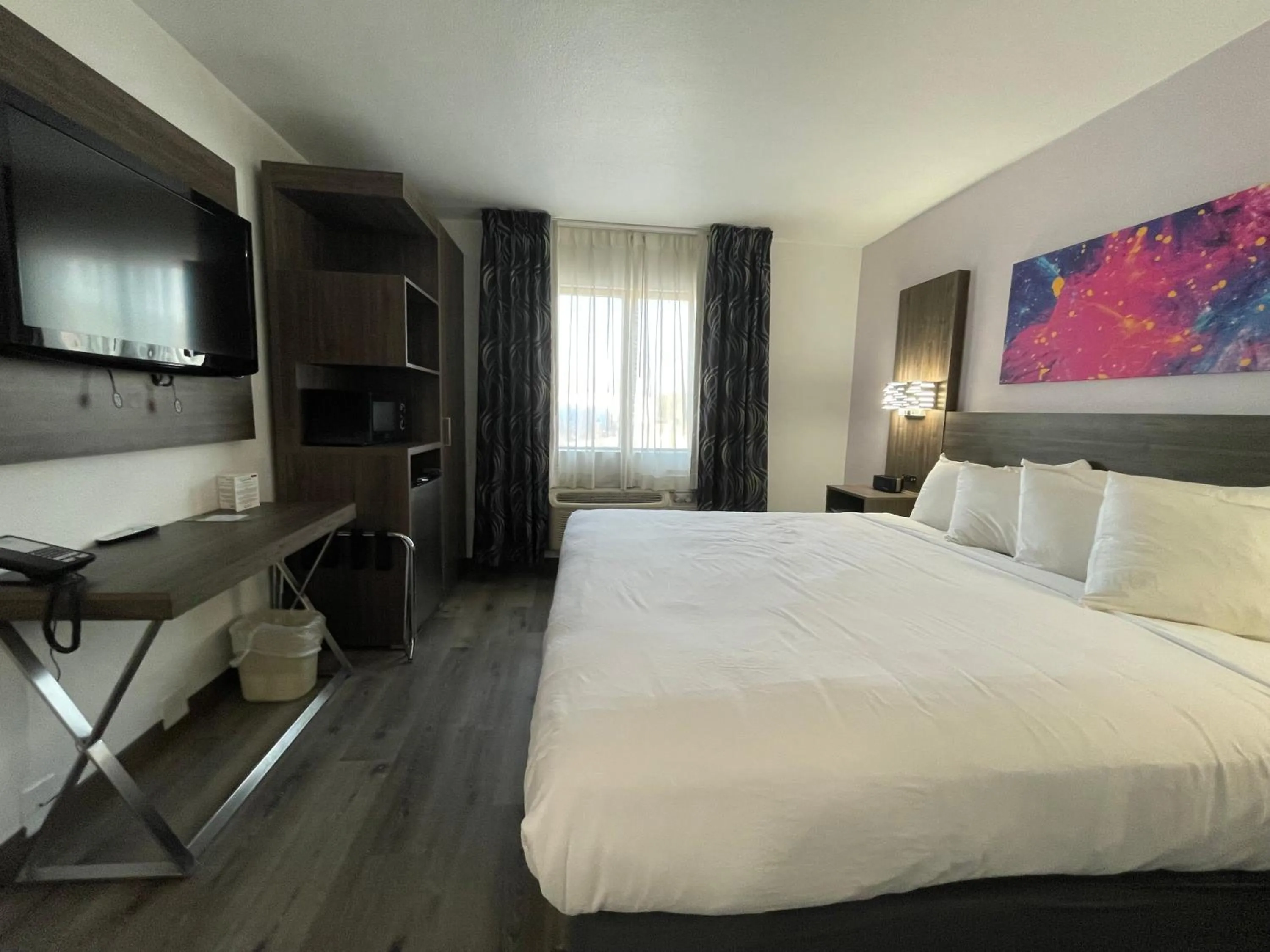 Photo of the whole room, Bed in Quality Inn - Denton