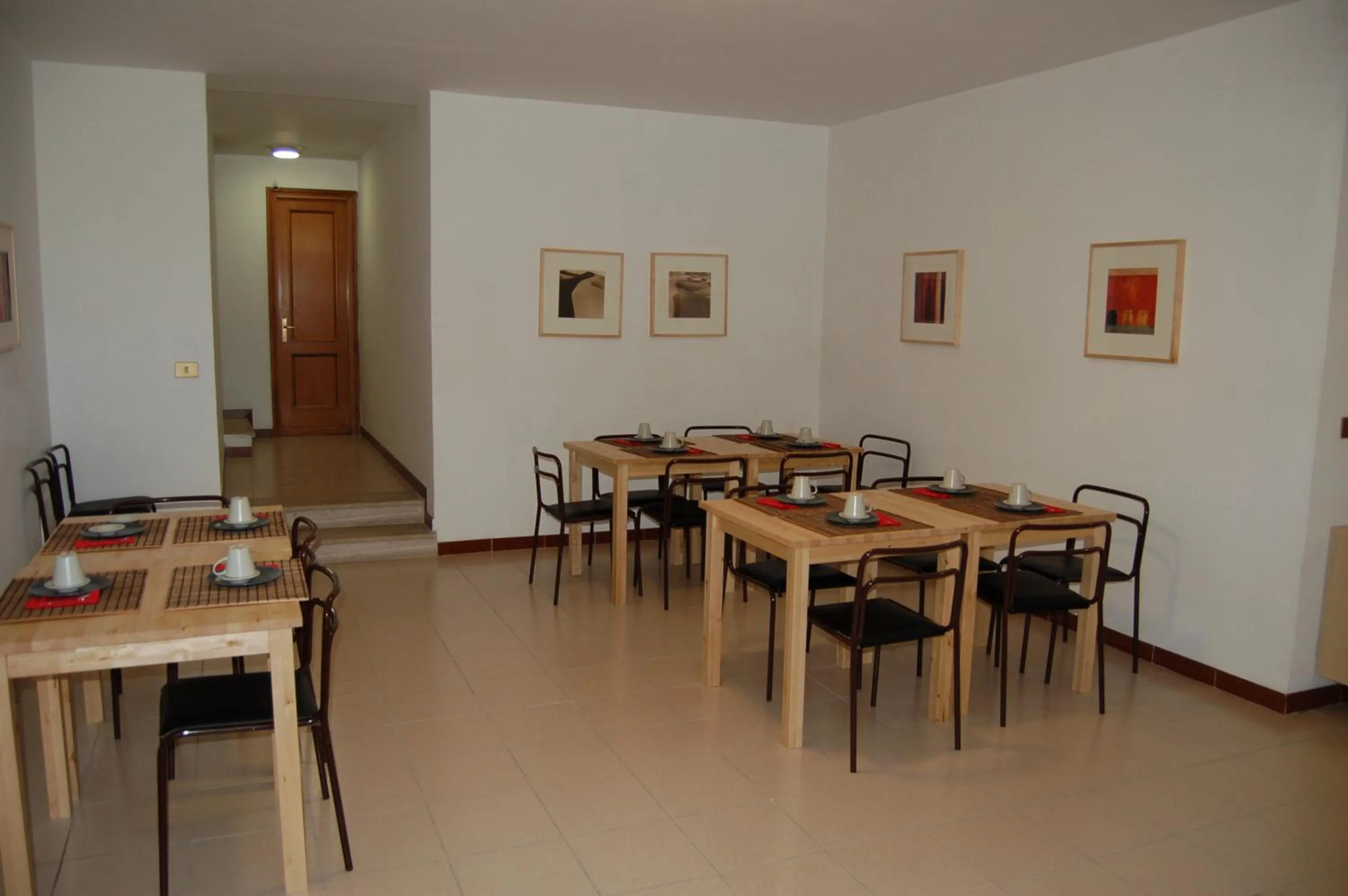 Restaurant/places to eat in Hotel Residence Villa Tassoni