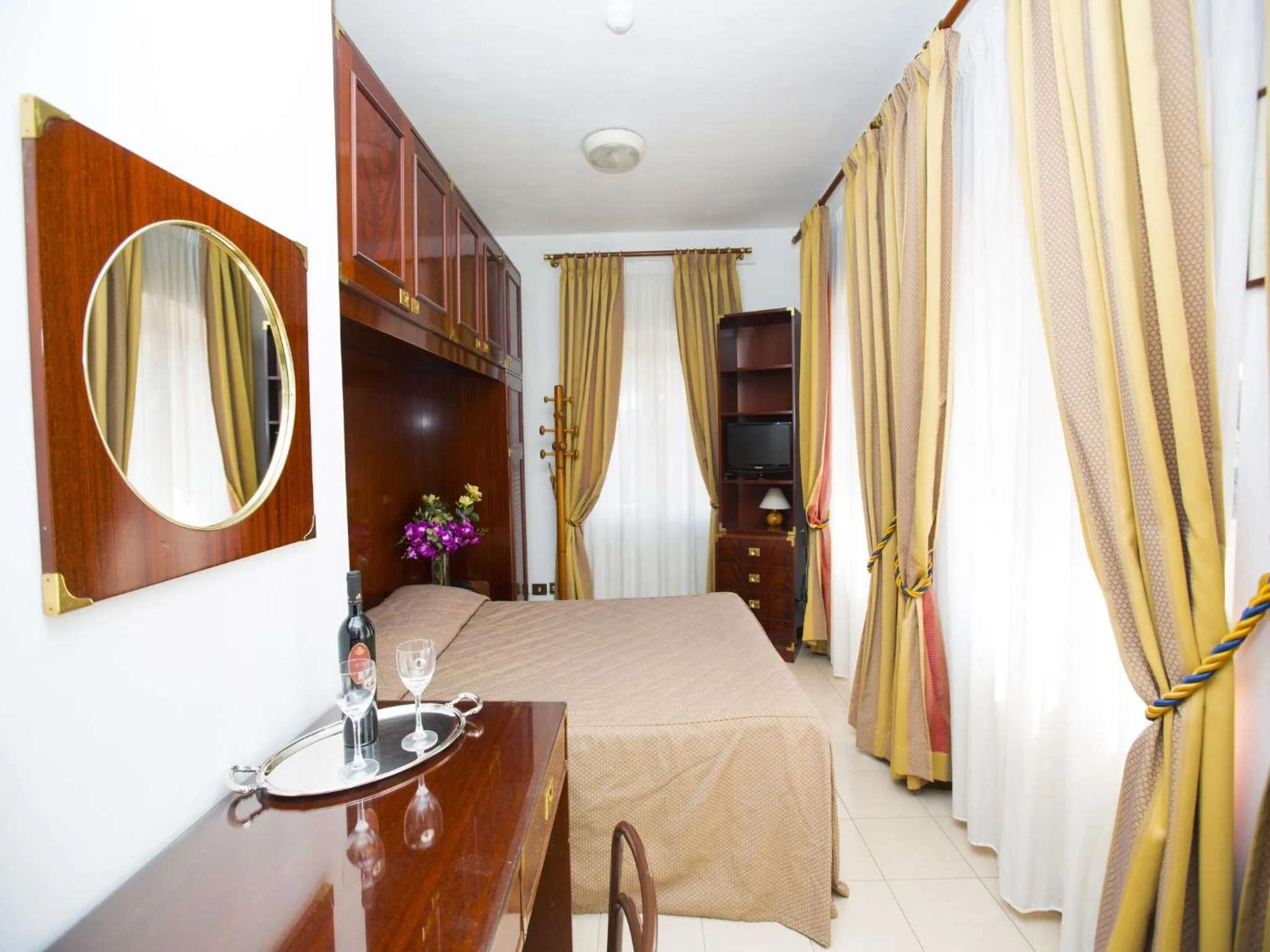 Day, Bed in Hotel Residence Villa Tassoni