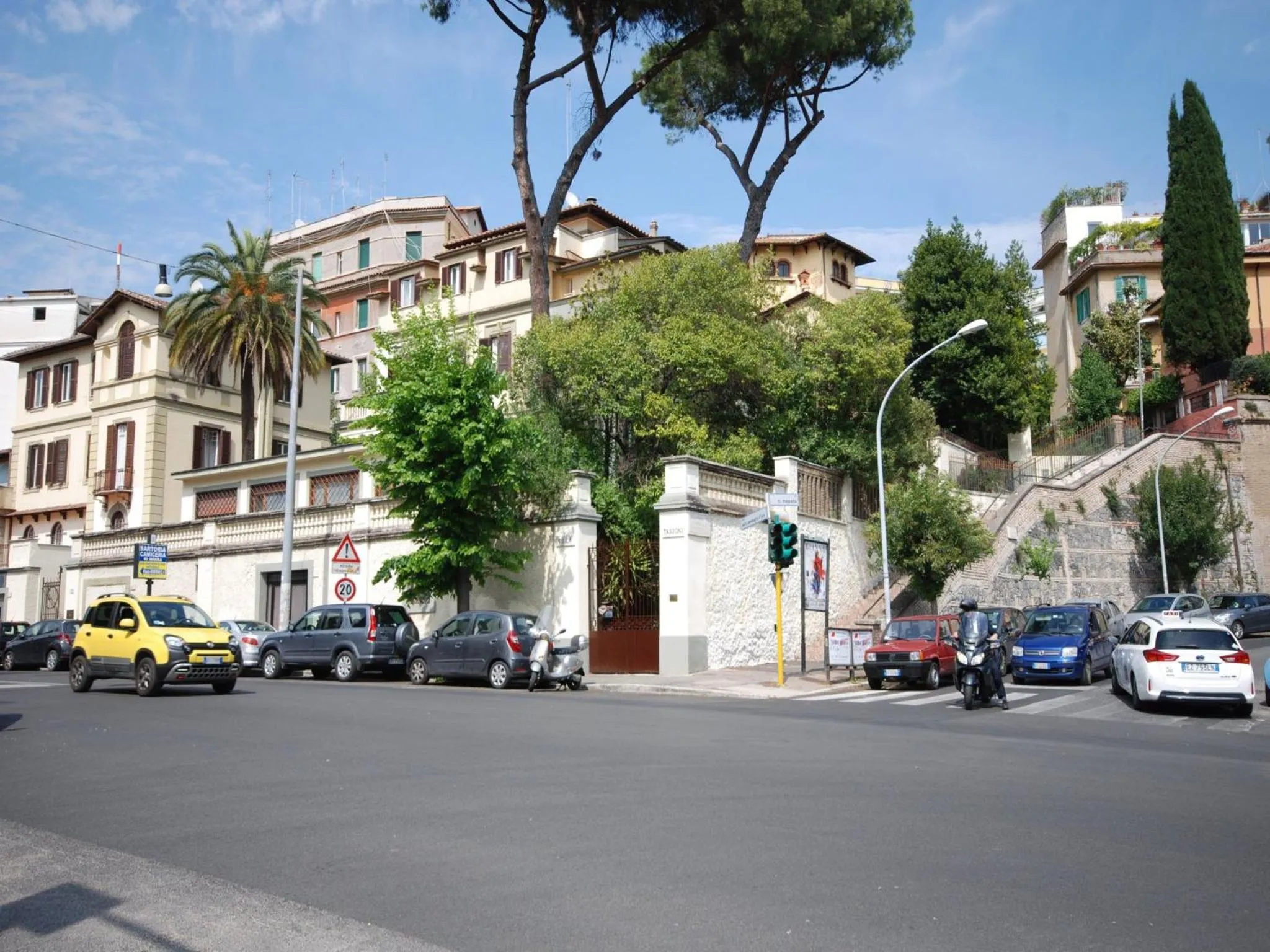 Facade/entrance in Hotel Residence Villa Tassoni