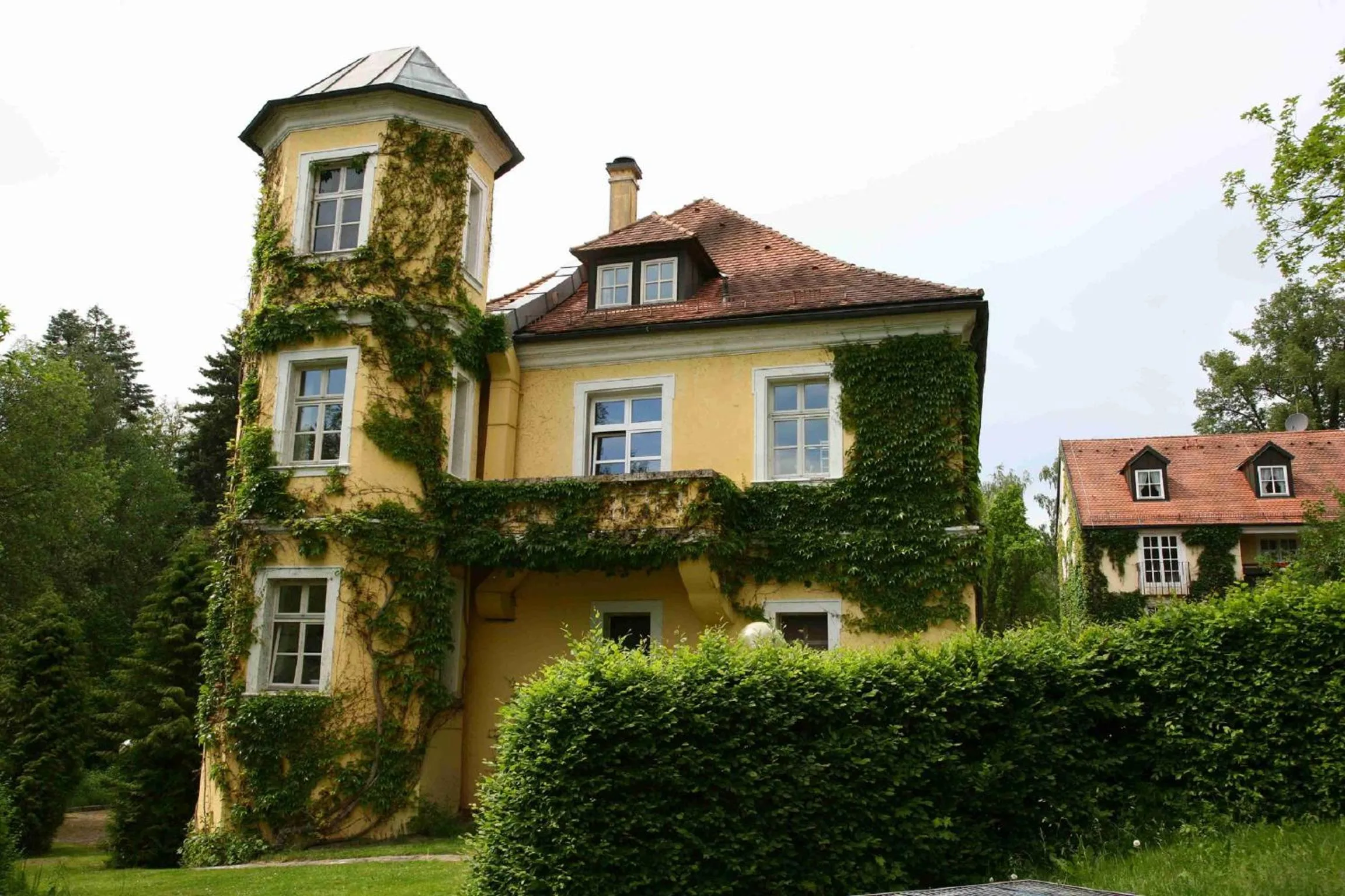 Property building in Landschloss Ernestgrün