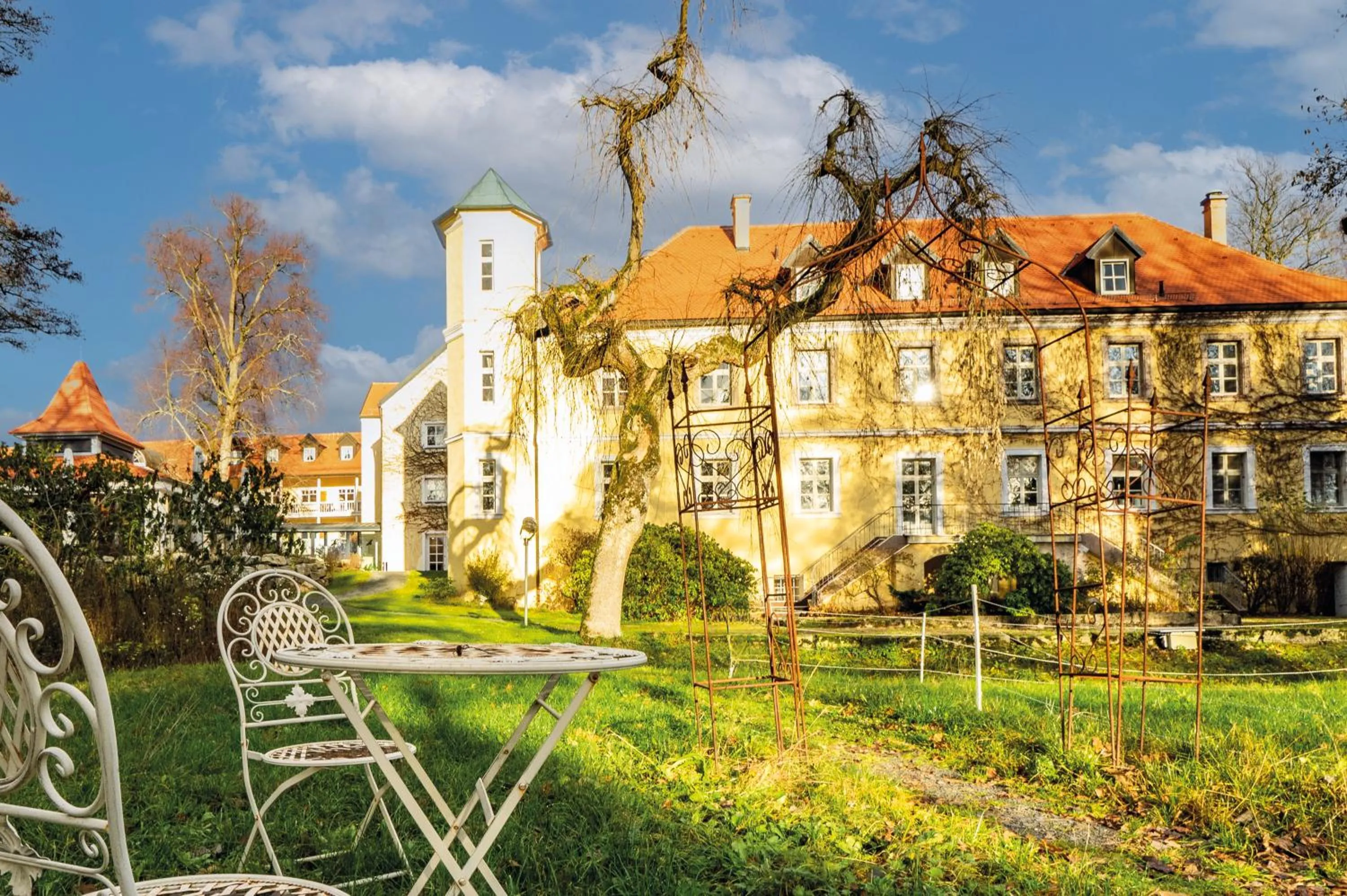 Property building in Landschloss Ernestgrün