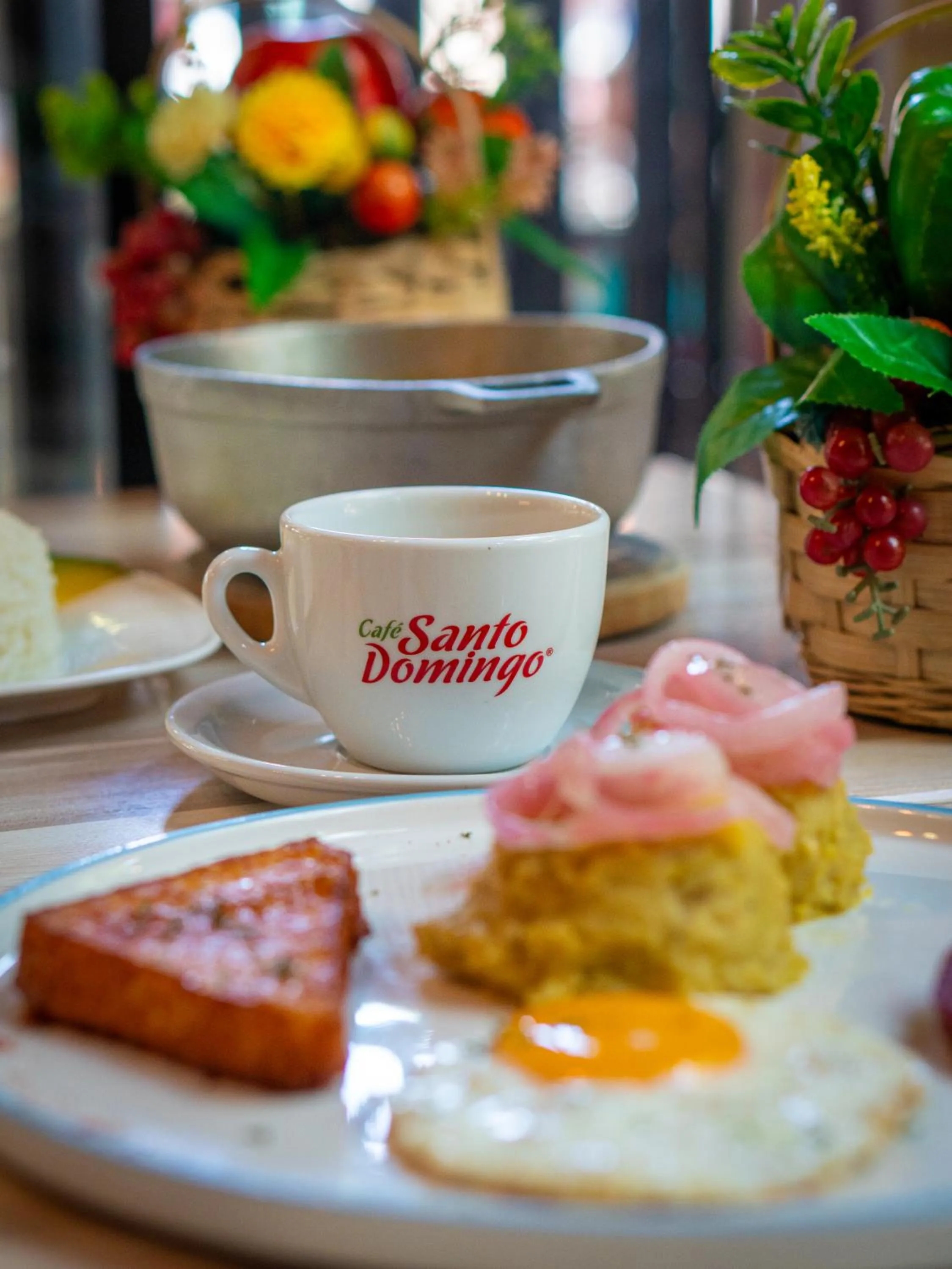 Restaurant/places to eat in Cataleya Hotel