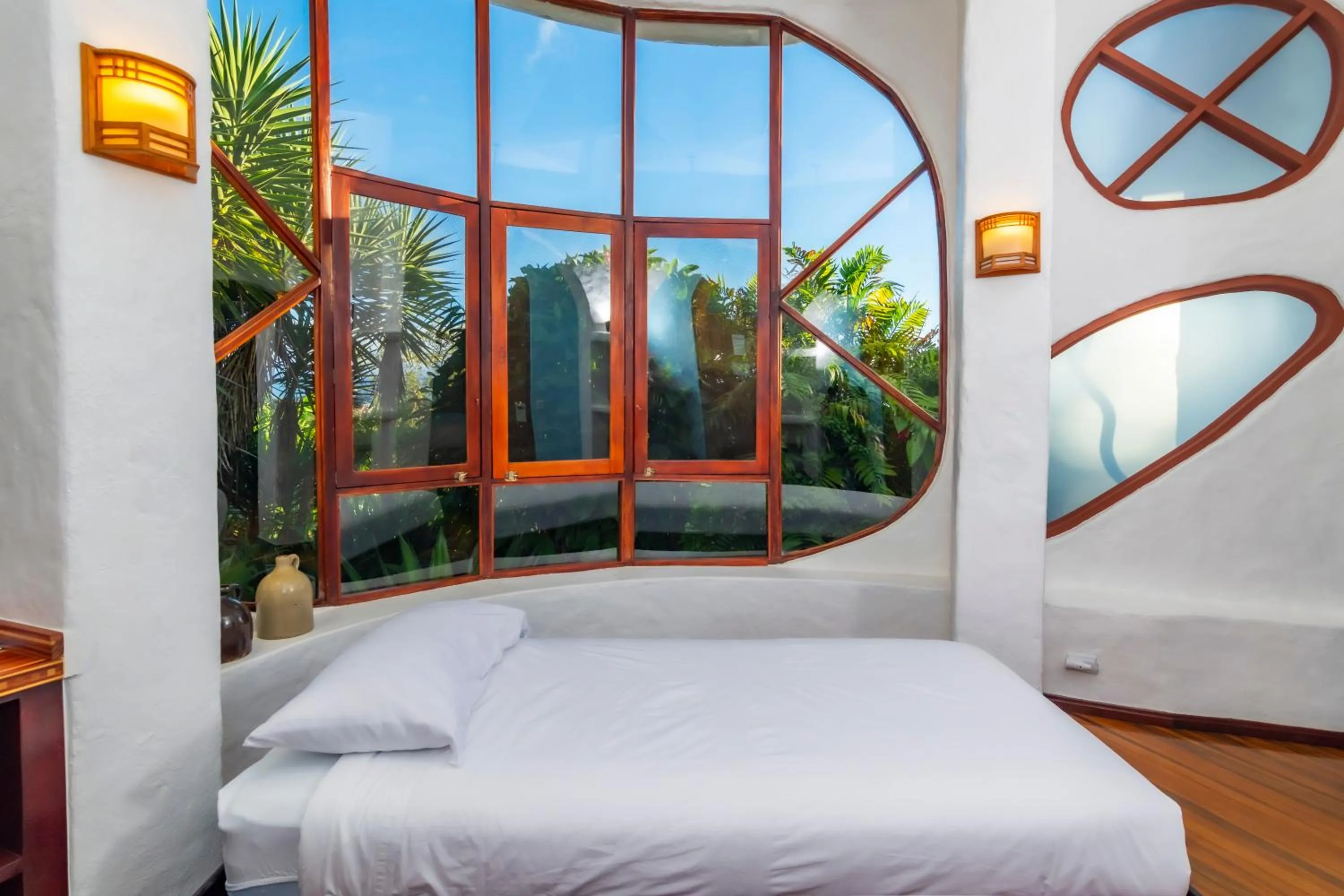 Bed in Finca Rosa Blanca Coffee Farm and Inn