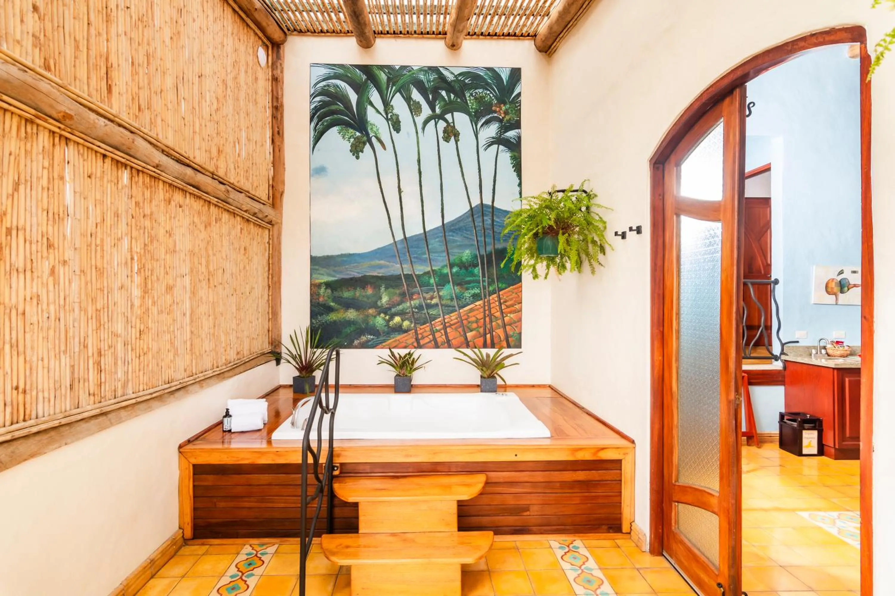 Bath in Finca Rosa Blanca Coffee Farm and Inn