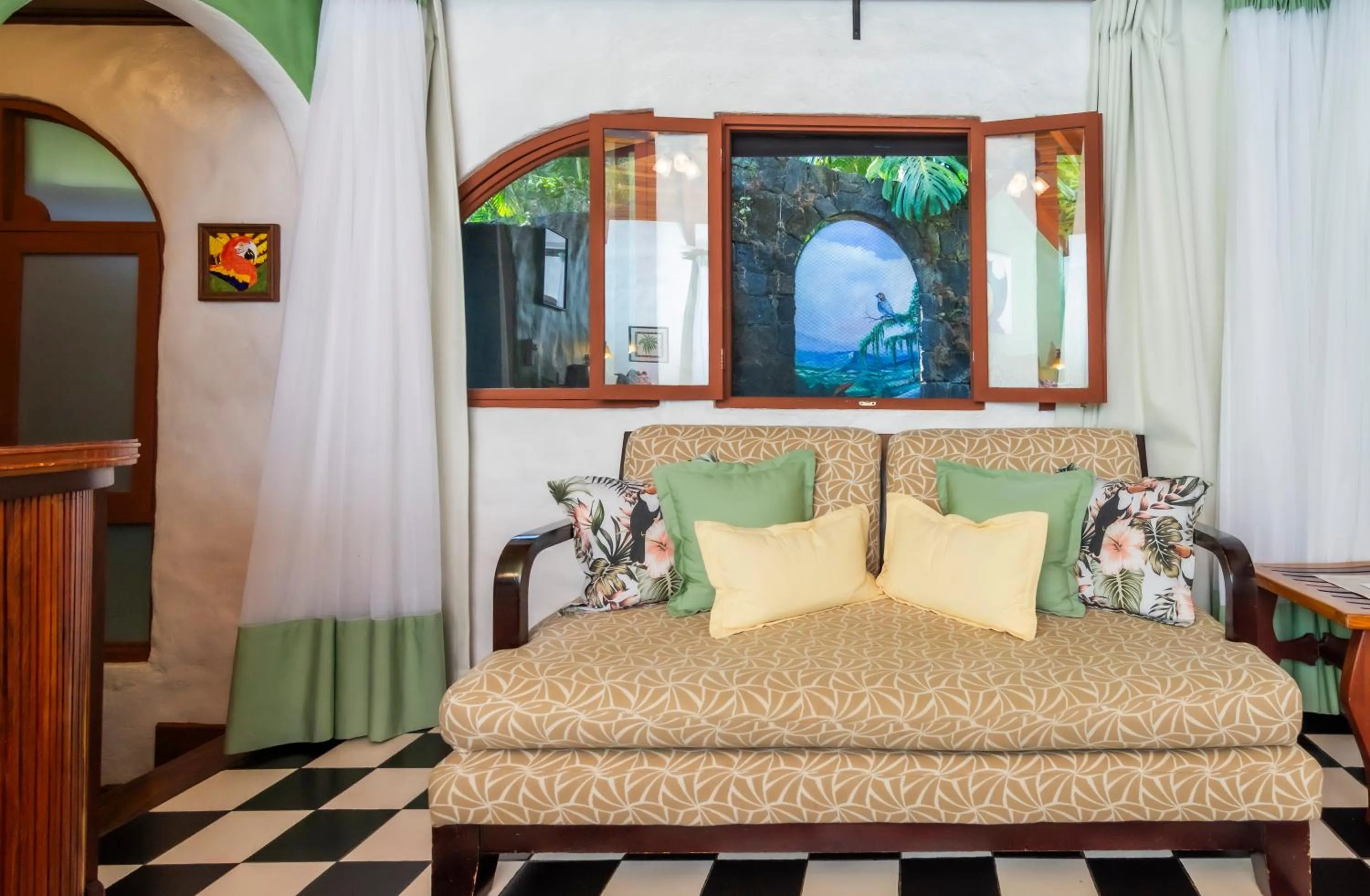 Living room in Finca Rosa Blanca Coffee Farm and Inn