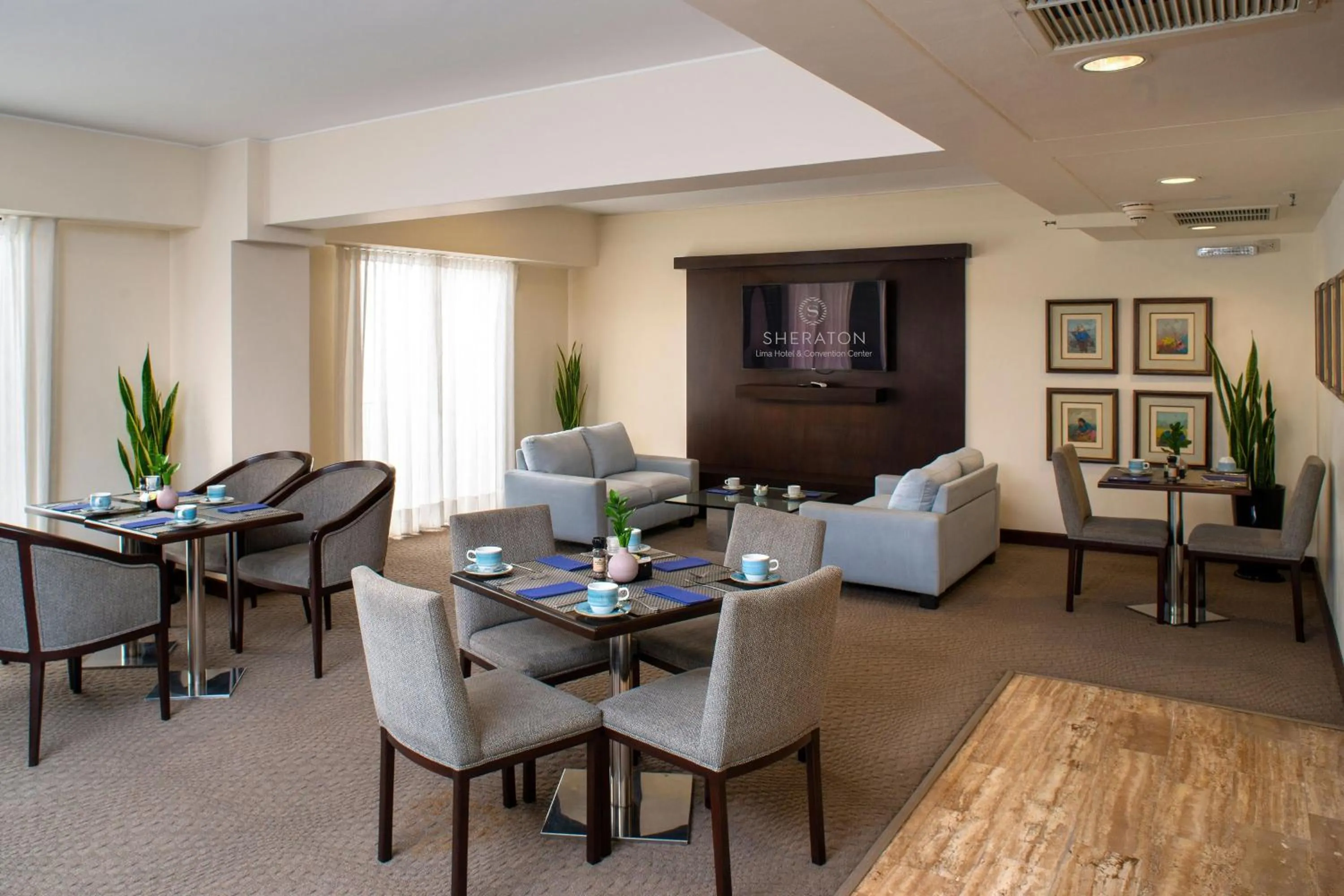 Lounge or bar in Sheraton Lima Historic Center