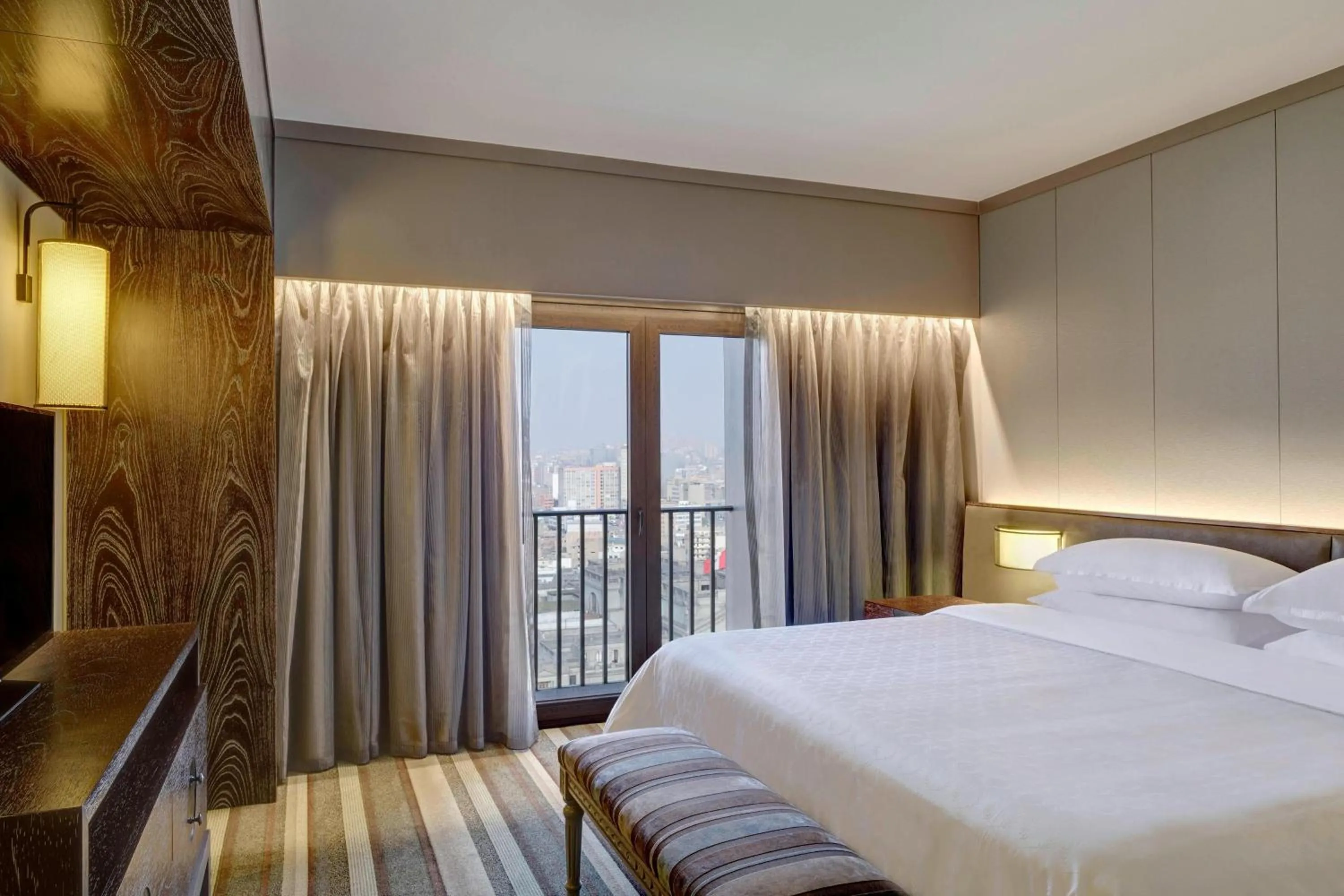 Photo of the whole room, Bed in Sheraton Lima Historic Center