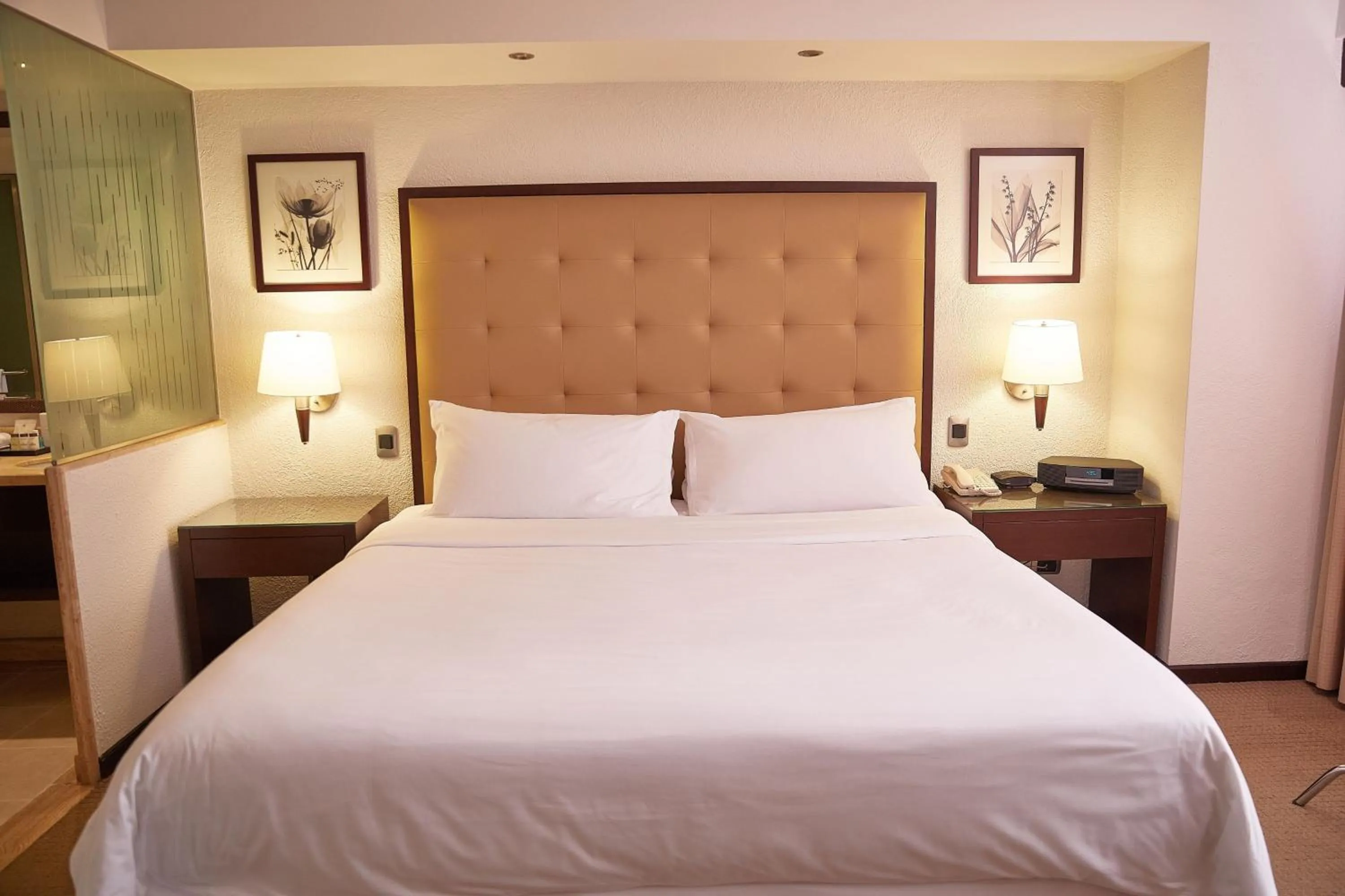 Photo of the whole room, Bed in Sheraton Lima Historic Center