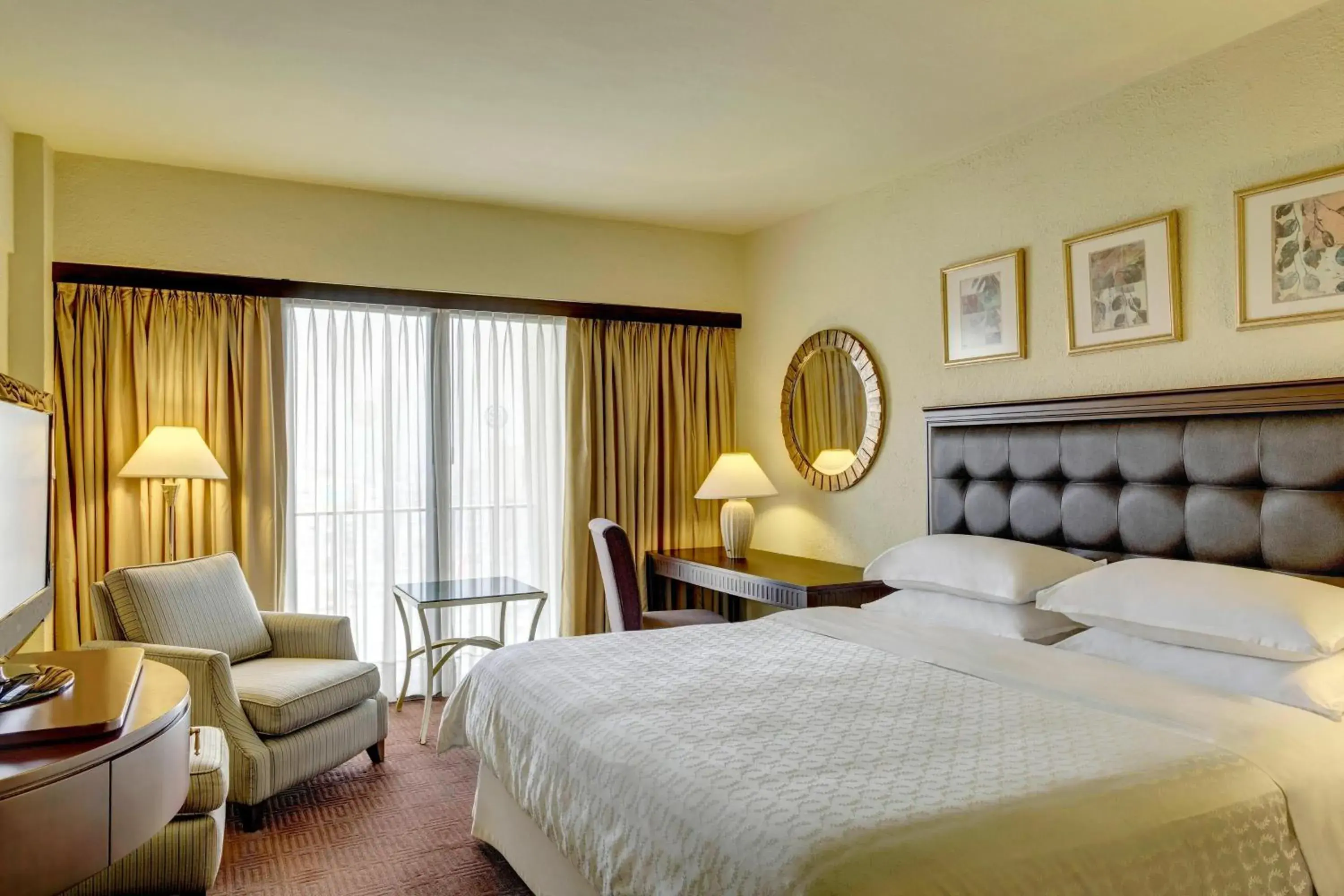 Concierge level, Guest room, 1 King, Corner room in Sheraton Lima Historic Center Concierge level, Guest room, 1 King, Corner room in Sheraton Lima Historic Center