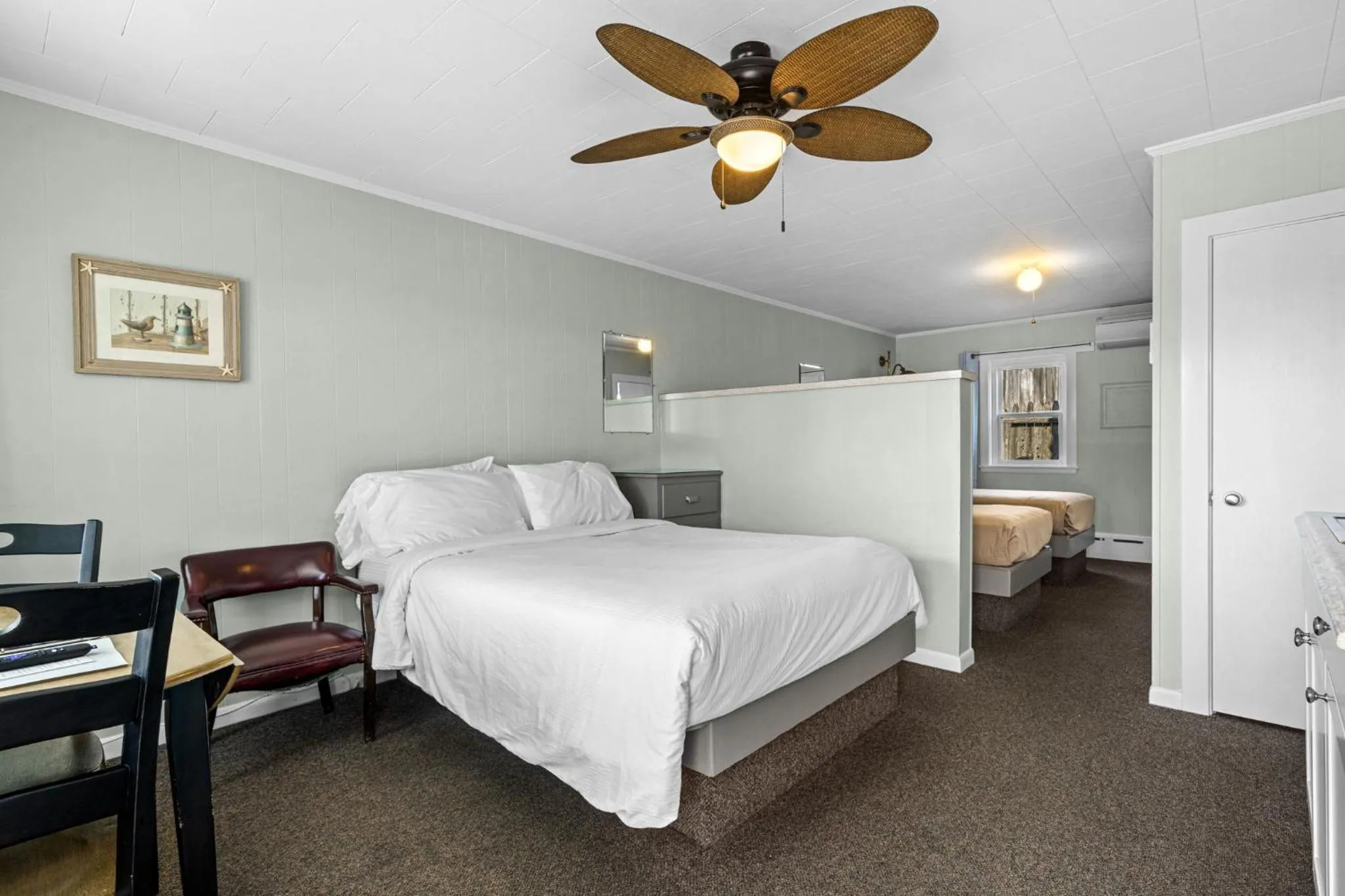 Photo of the whole room, Bed in Echo Motel