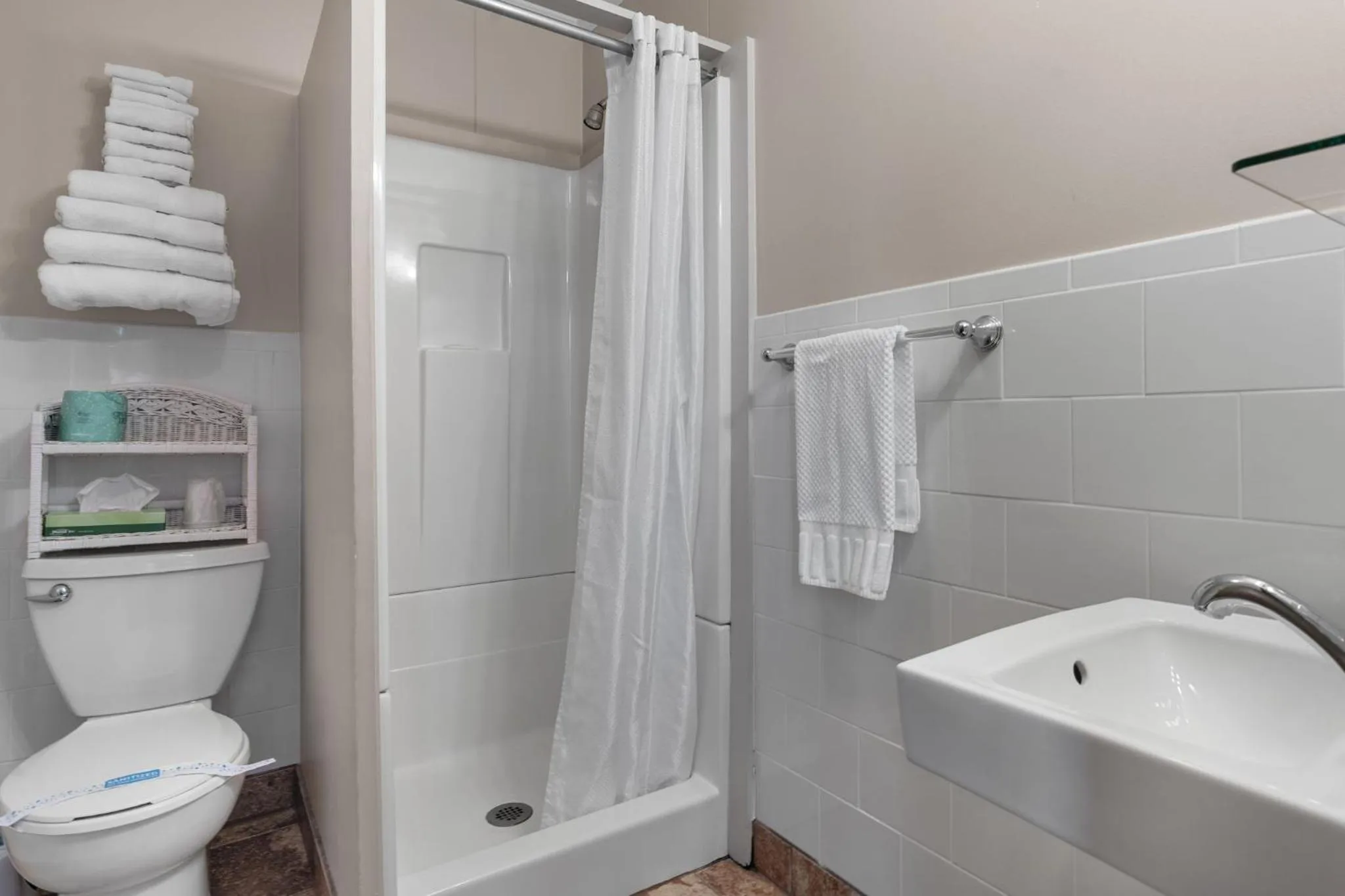 Bathroom in Echo Motel