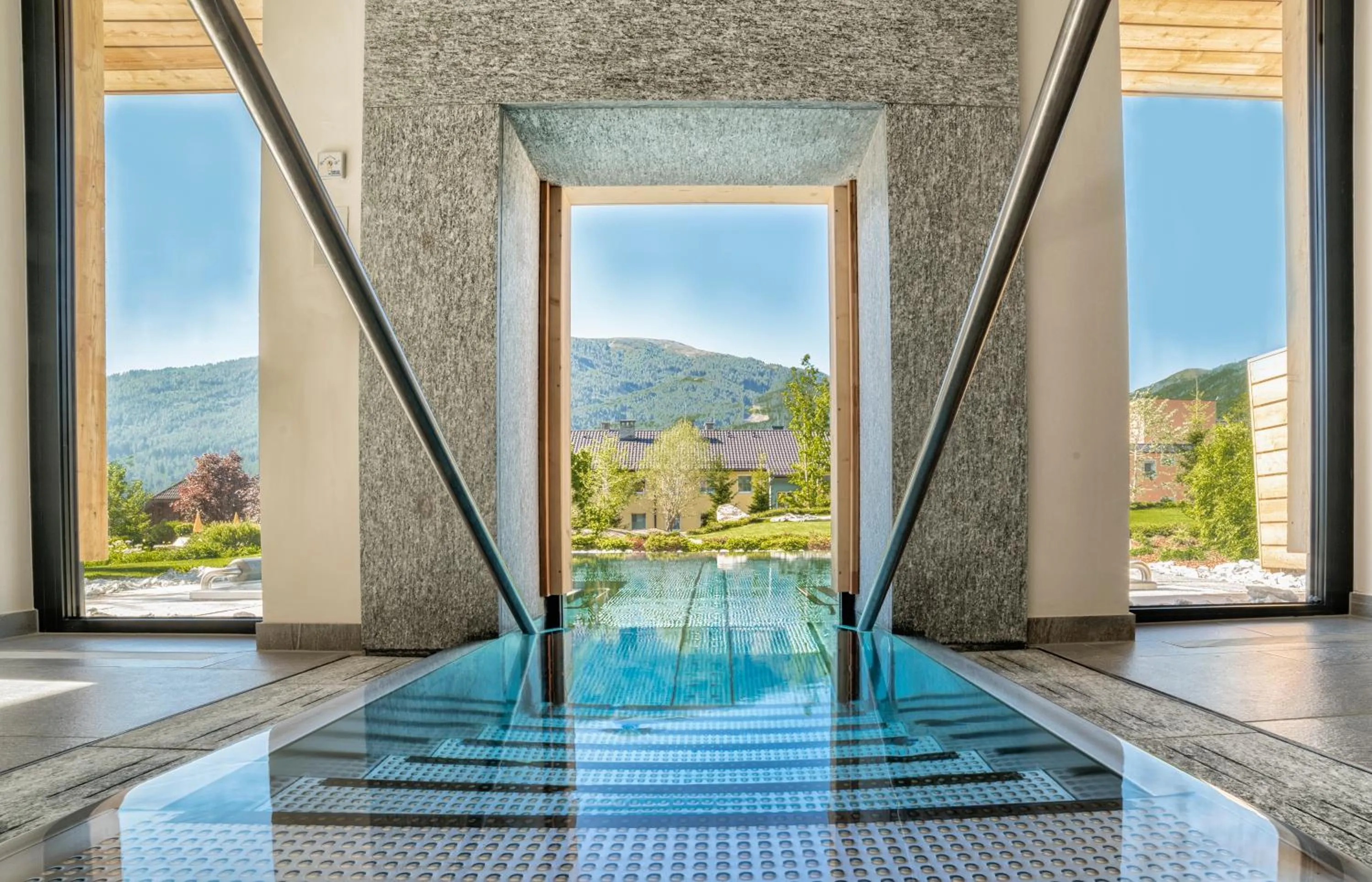 Swimming pool in Wellnesshotel Eggerwirt