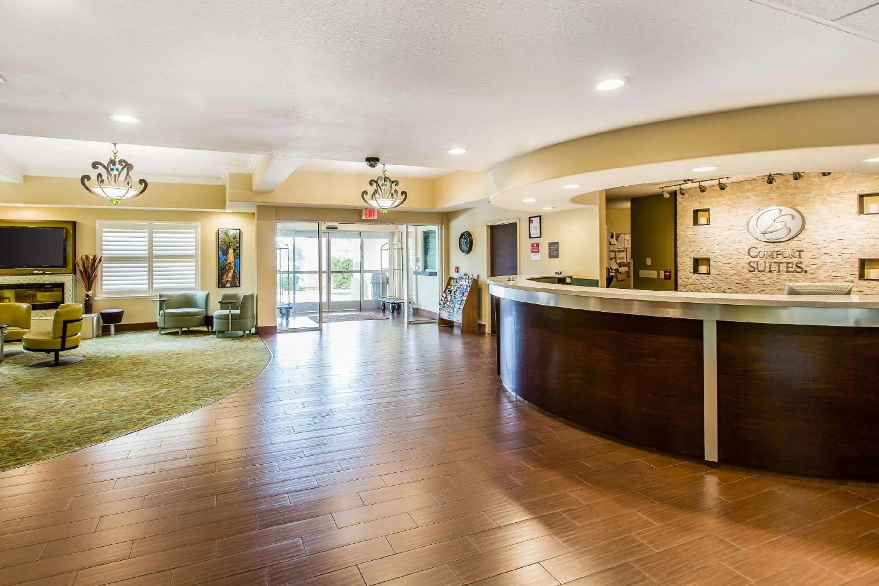 Lobby or reception in Comfort Suites Fresno River Park