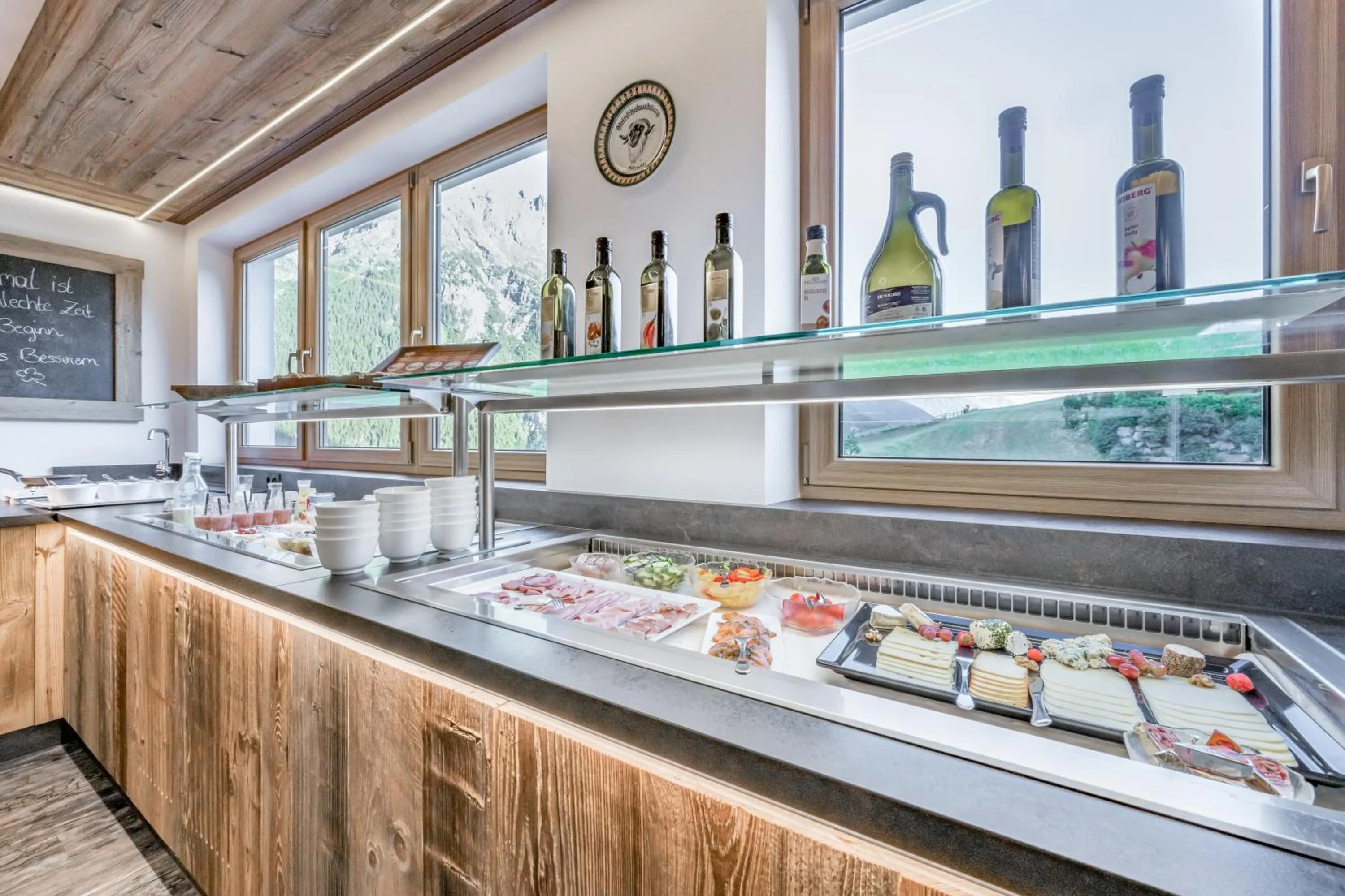 Buffet breakfast in Hotel Burgstein - alpin & lifestyle