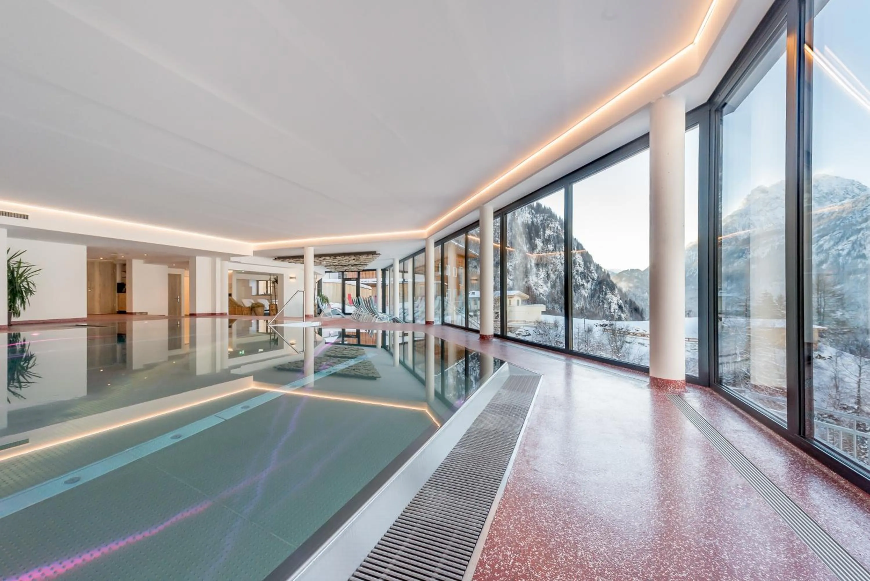 Swimming pool in Hotel Burgstein - alpin & lifestyle