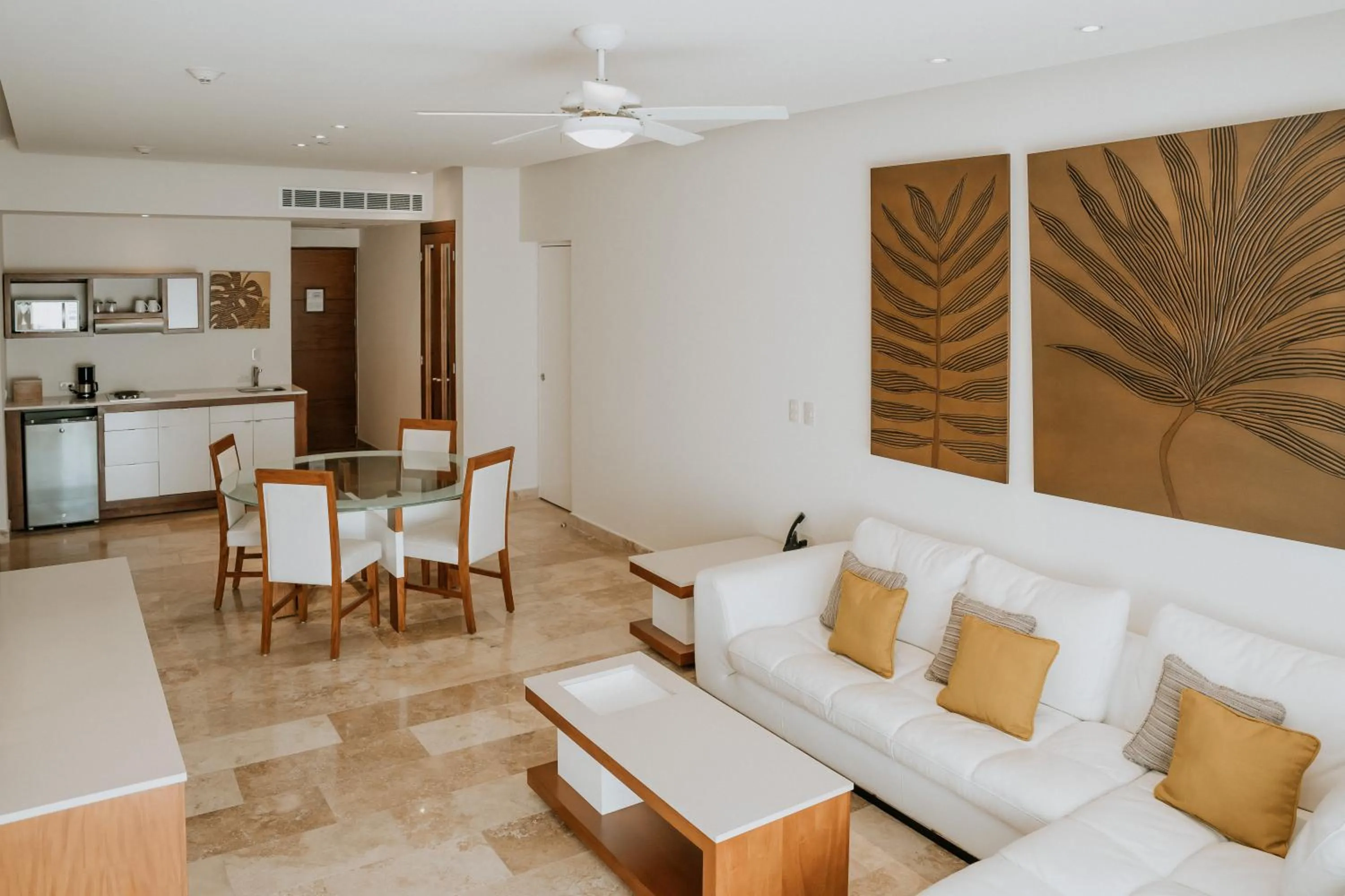 Living room in The Reef 28 Hotel & Spa - Luxury Adults Only - All Suites - With Optional All Inclusive