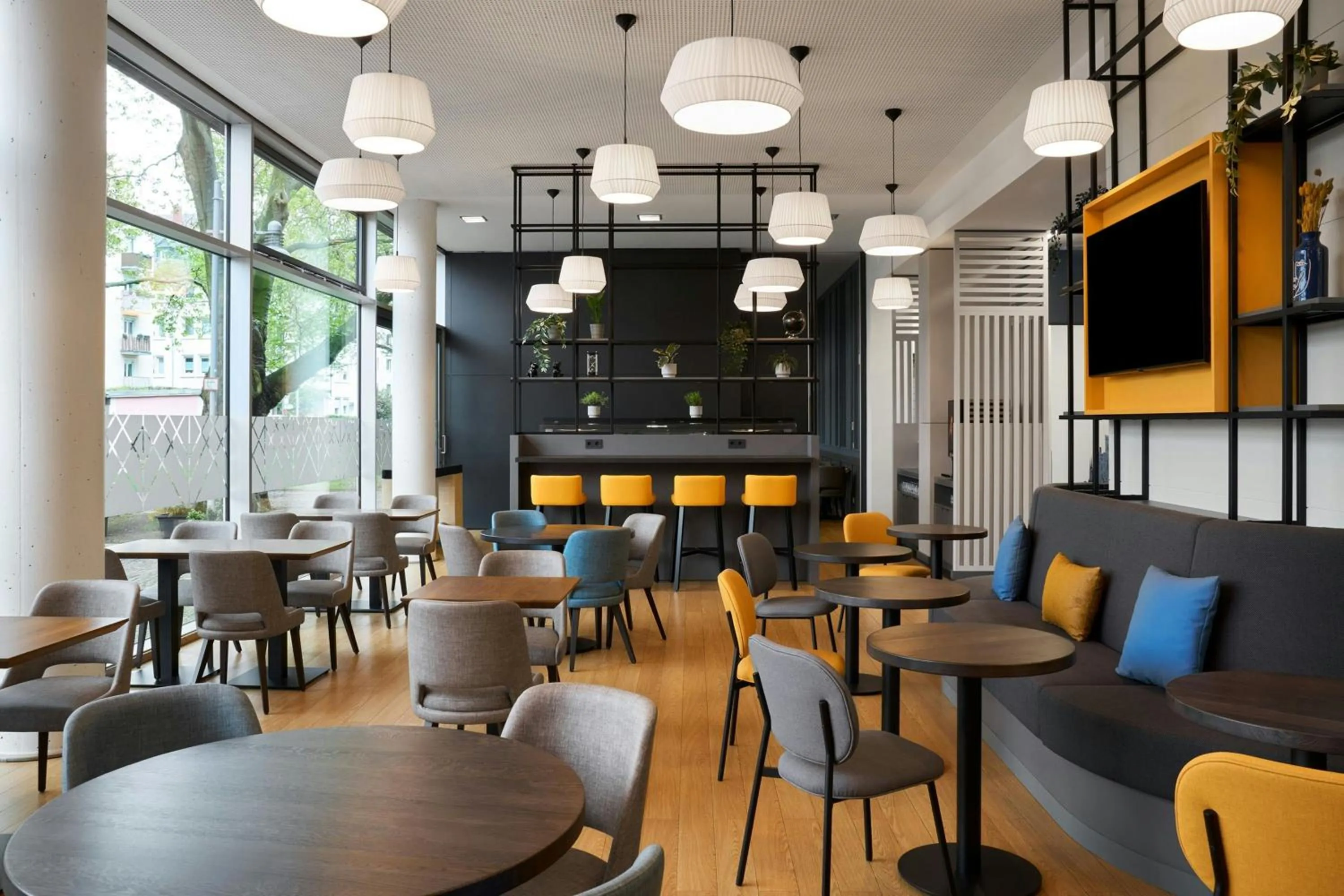Restaurant/places to eat in Four Points Flex by Sheraton Koblenz