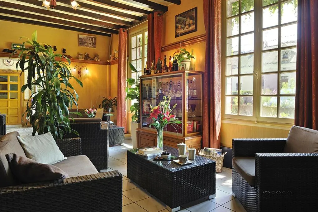 Day in Logis Hôtel Auberge De L'ecole