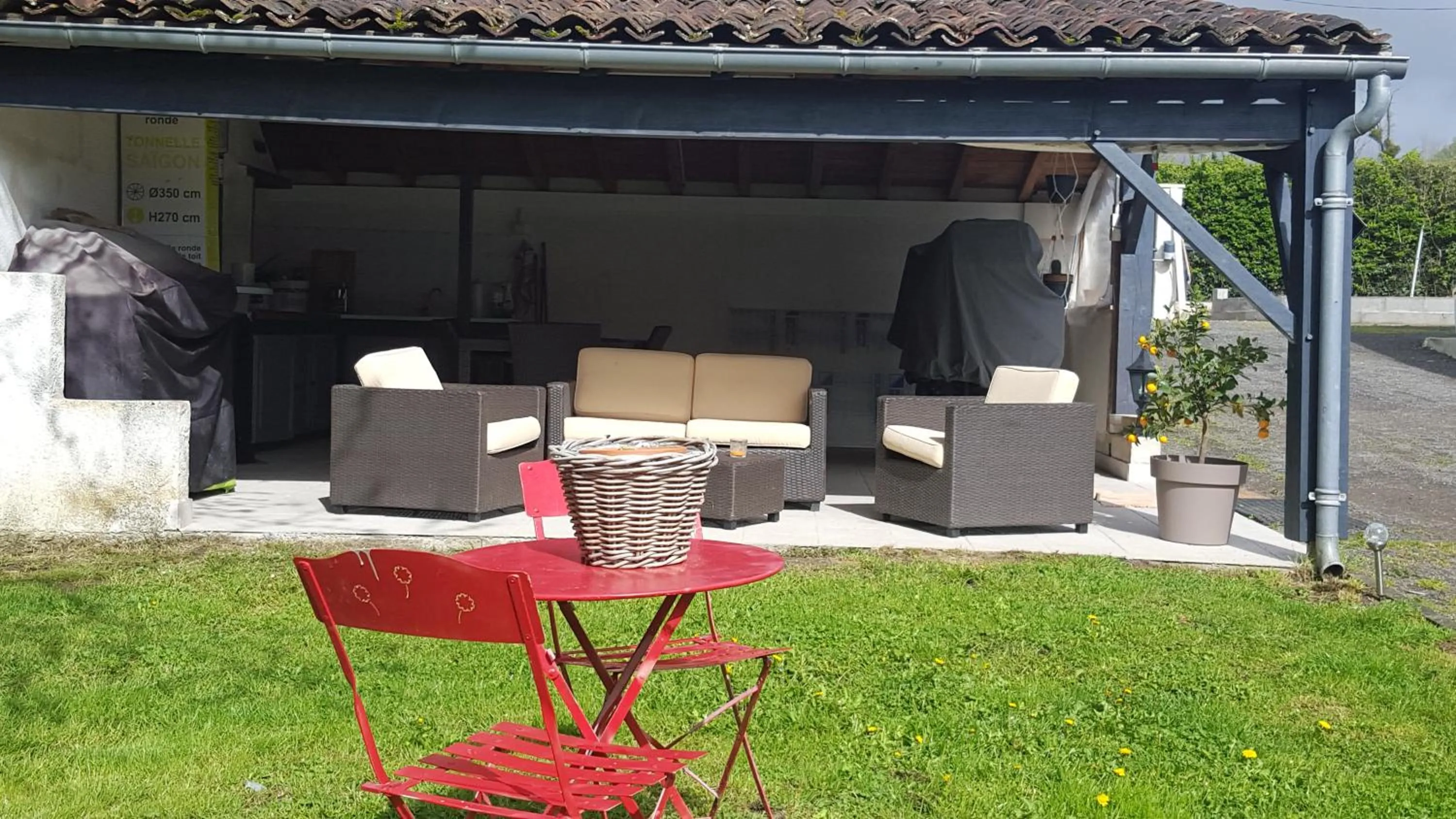 Patio in Clos des Morillons