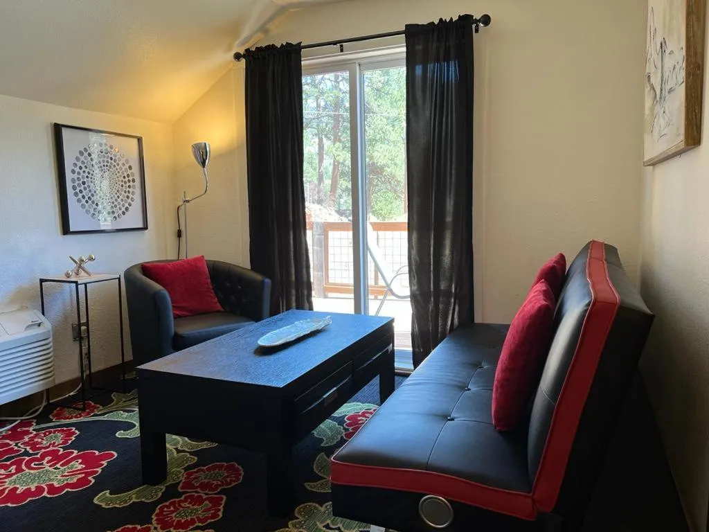 Green Mountain Falls Lodge