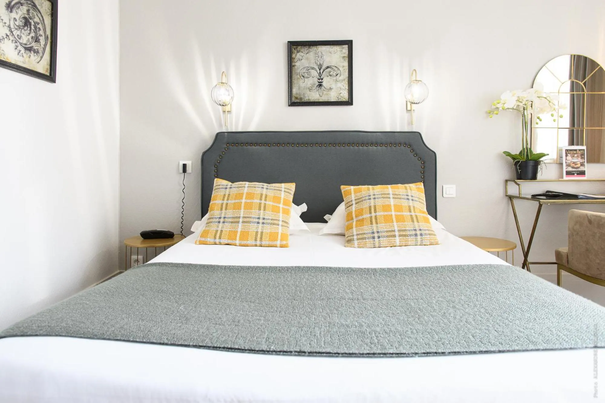 Bed in A l'Hôtel Des Roys