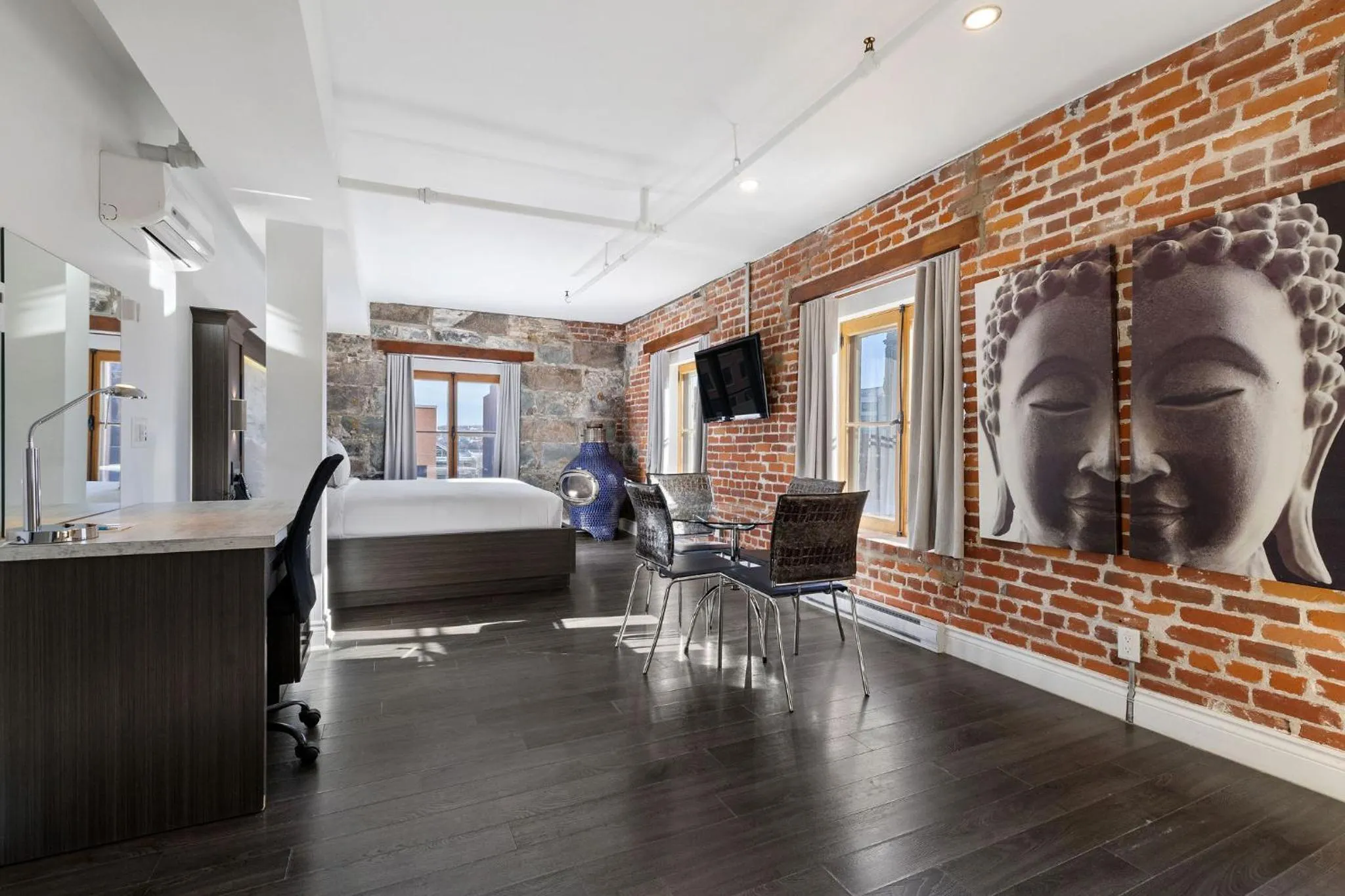 Seating area in Hotel Port-Royal