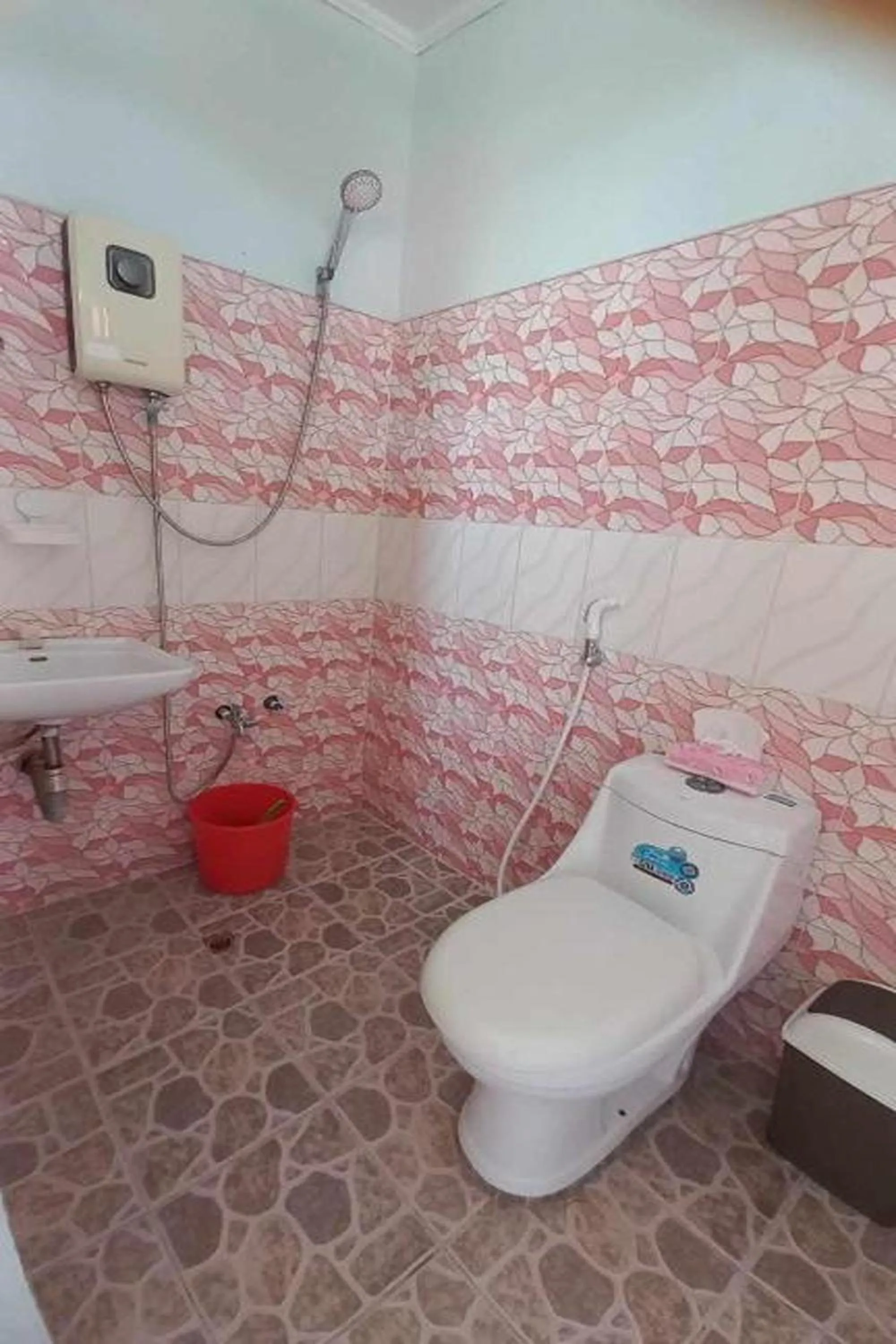 Bathroom in FNT Transient House near Hundred Islands