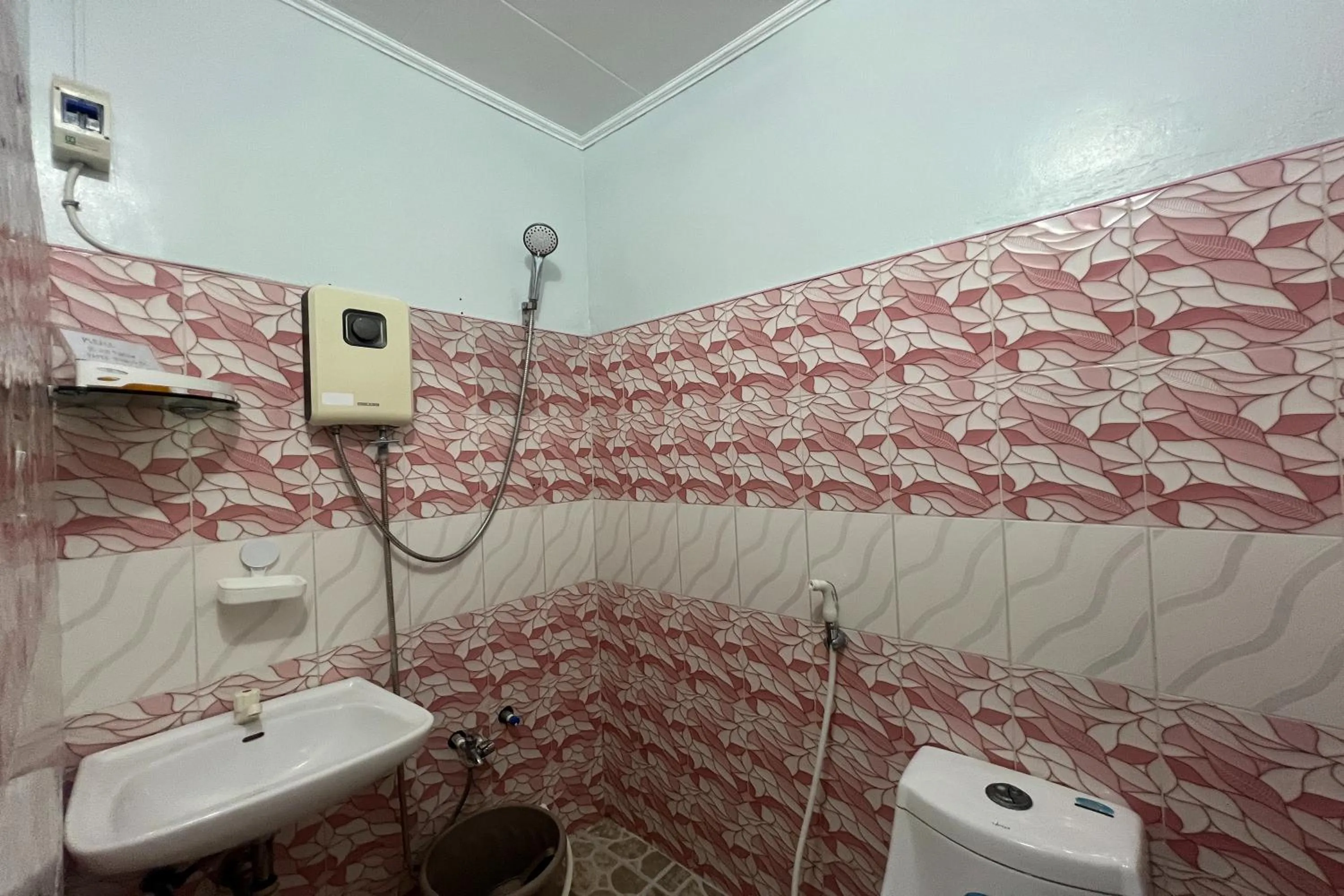 Bathroom in FNT Transient House near Hundred Islands