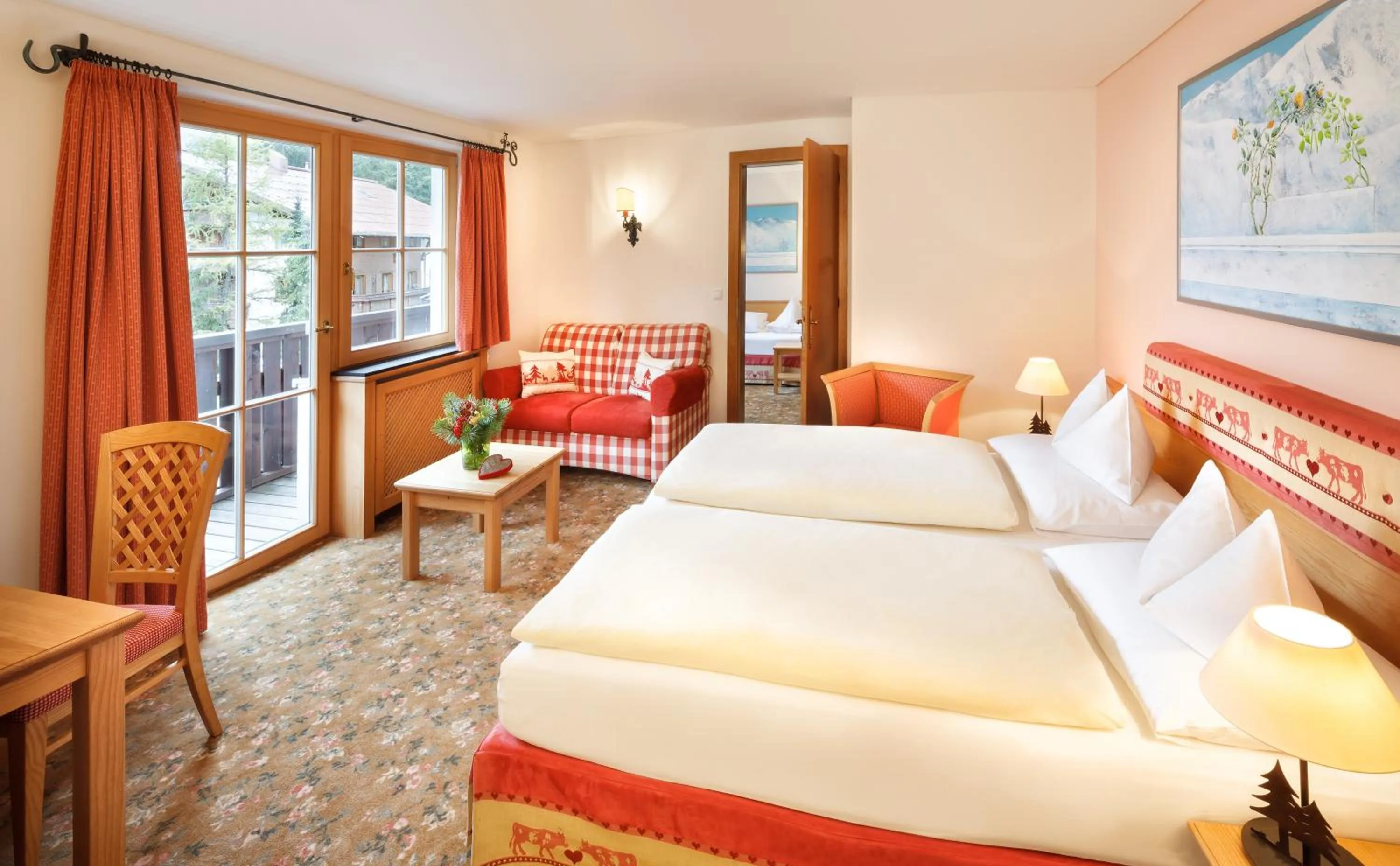 Bed in Hotel Lech & Residenz Chesa Rosa