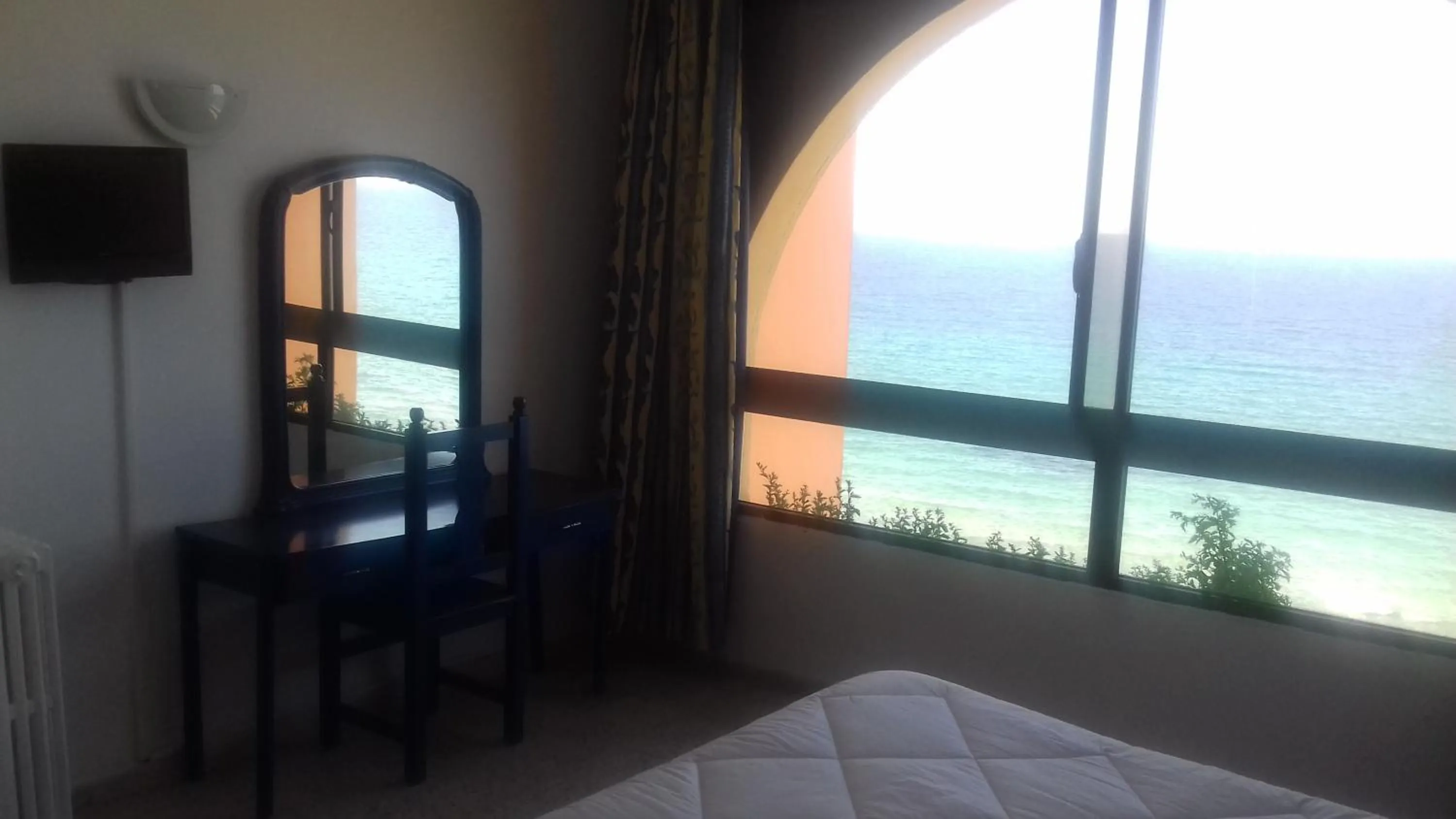 Sea view, Bed in Residence Boujaafar