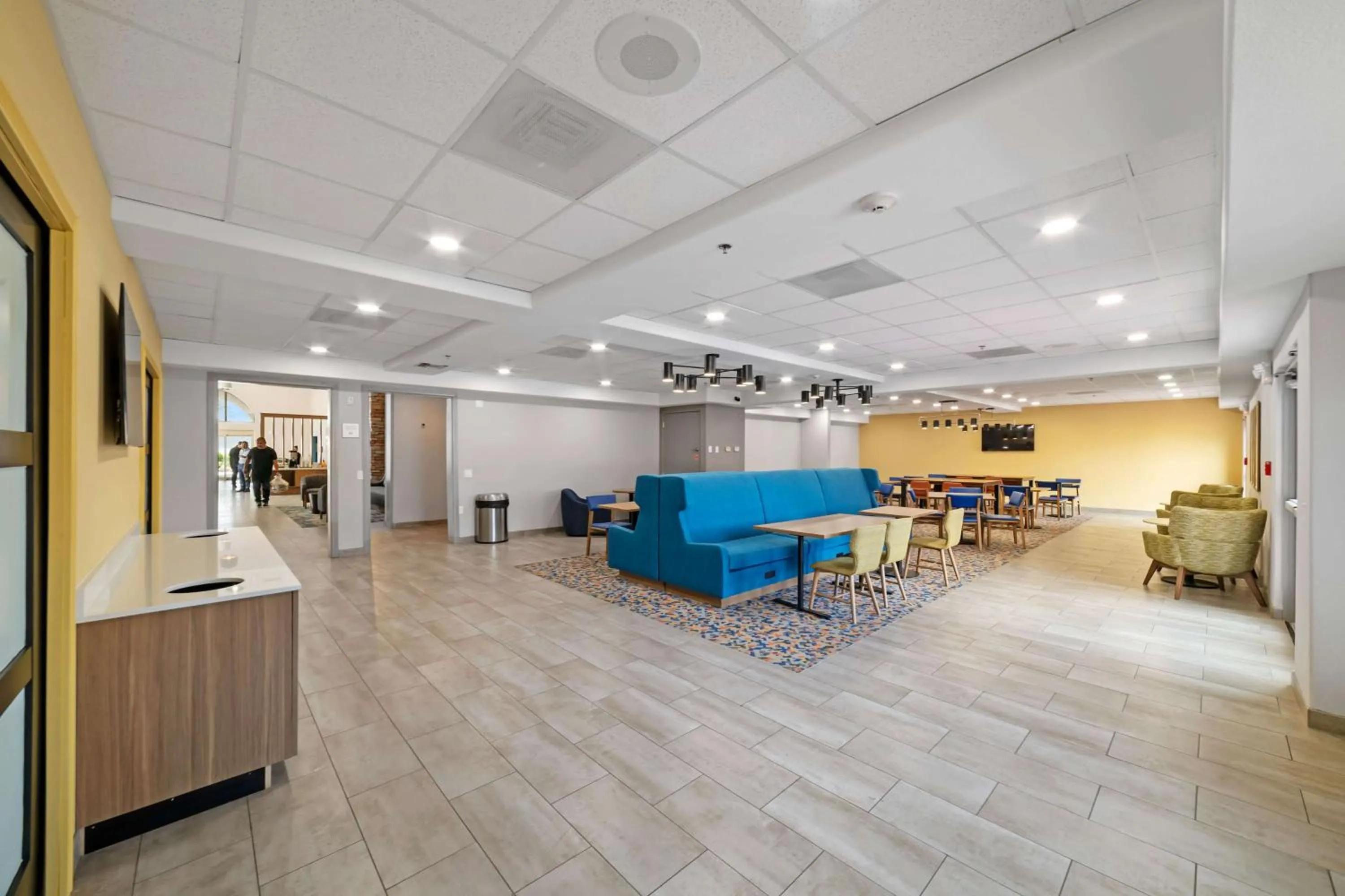 Dining area in Holiday Inn Express & Suites Mesquite Nevada, an IHG Hotel