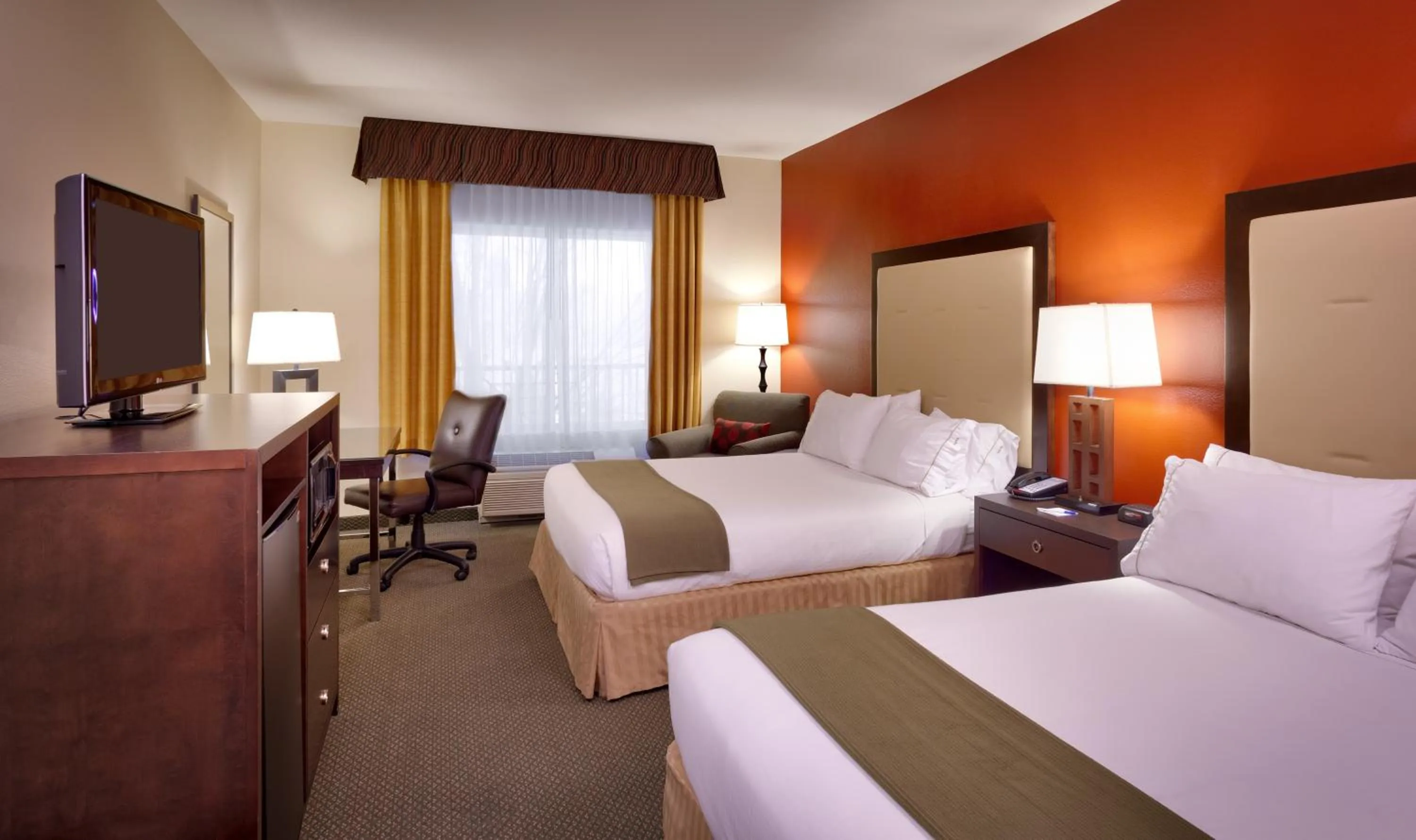 Bedroom, Bed in Holiday Inn Express & Suites Mesquite Nevada, an IHG Hotel