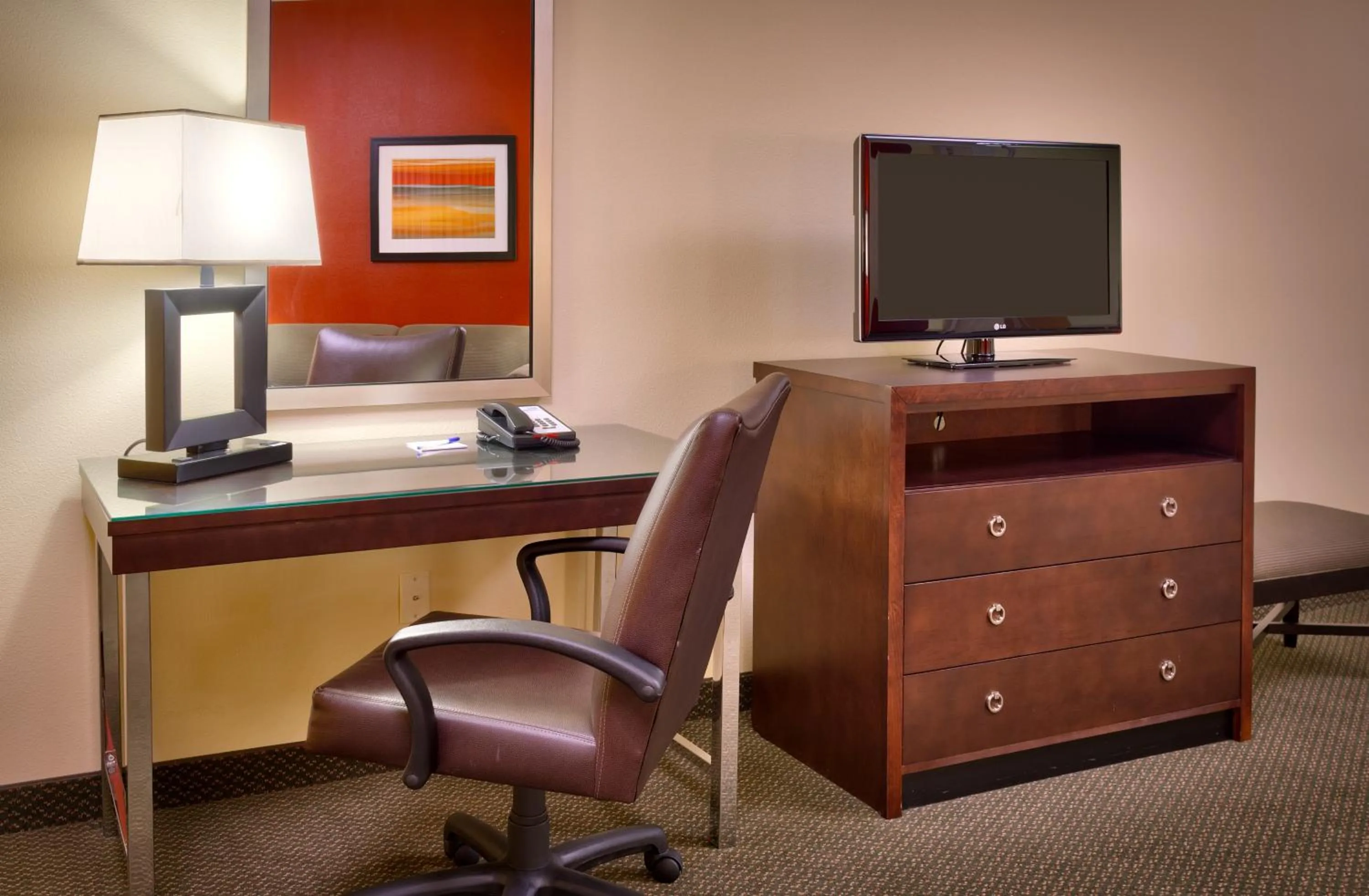 TV and multimedia in Holiday Inn Express & Suites Mesquite Nevada, an IHG Hotel