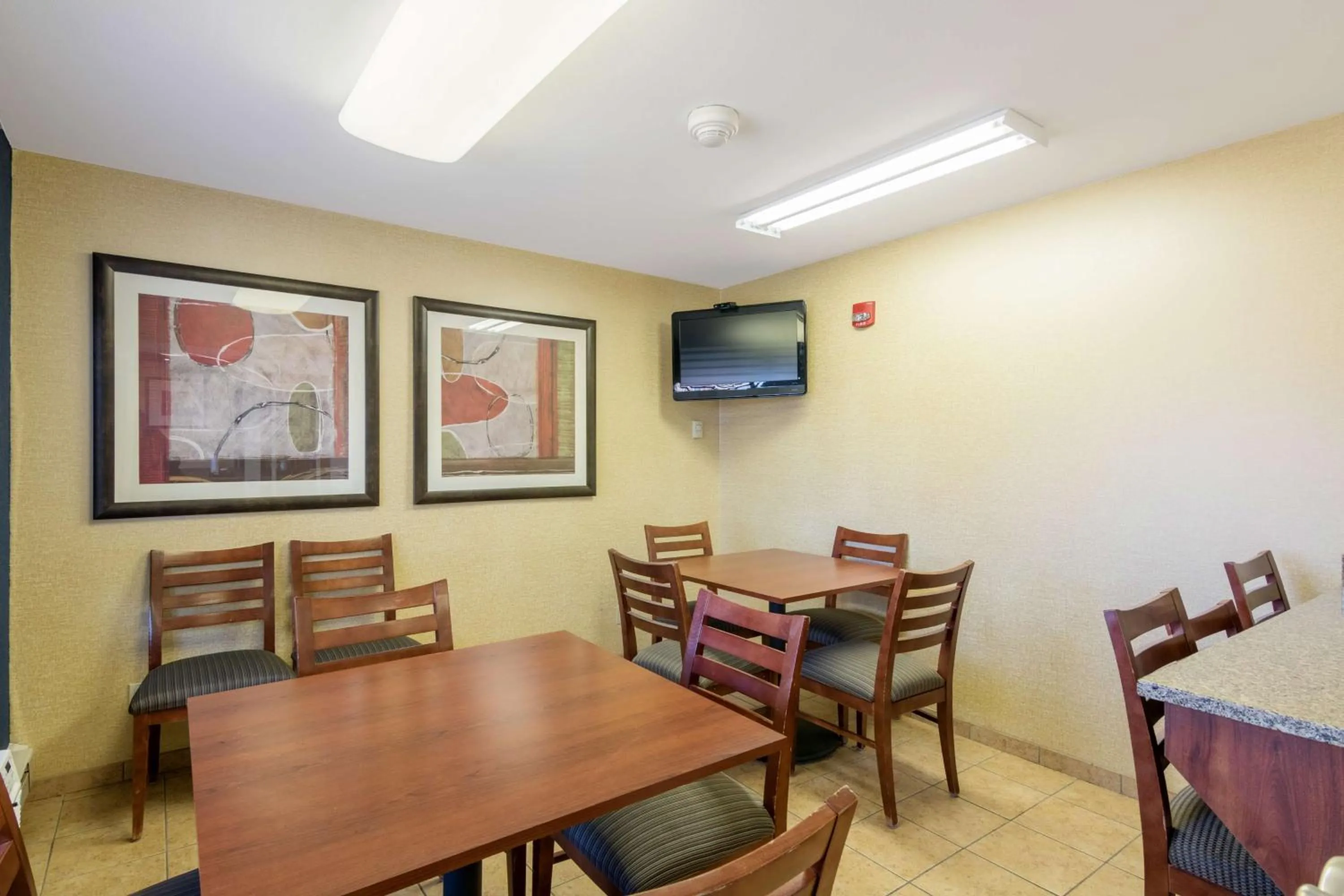Lobby or reception in Motel 6-Eau Claire, WI