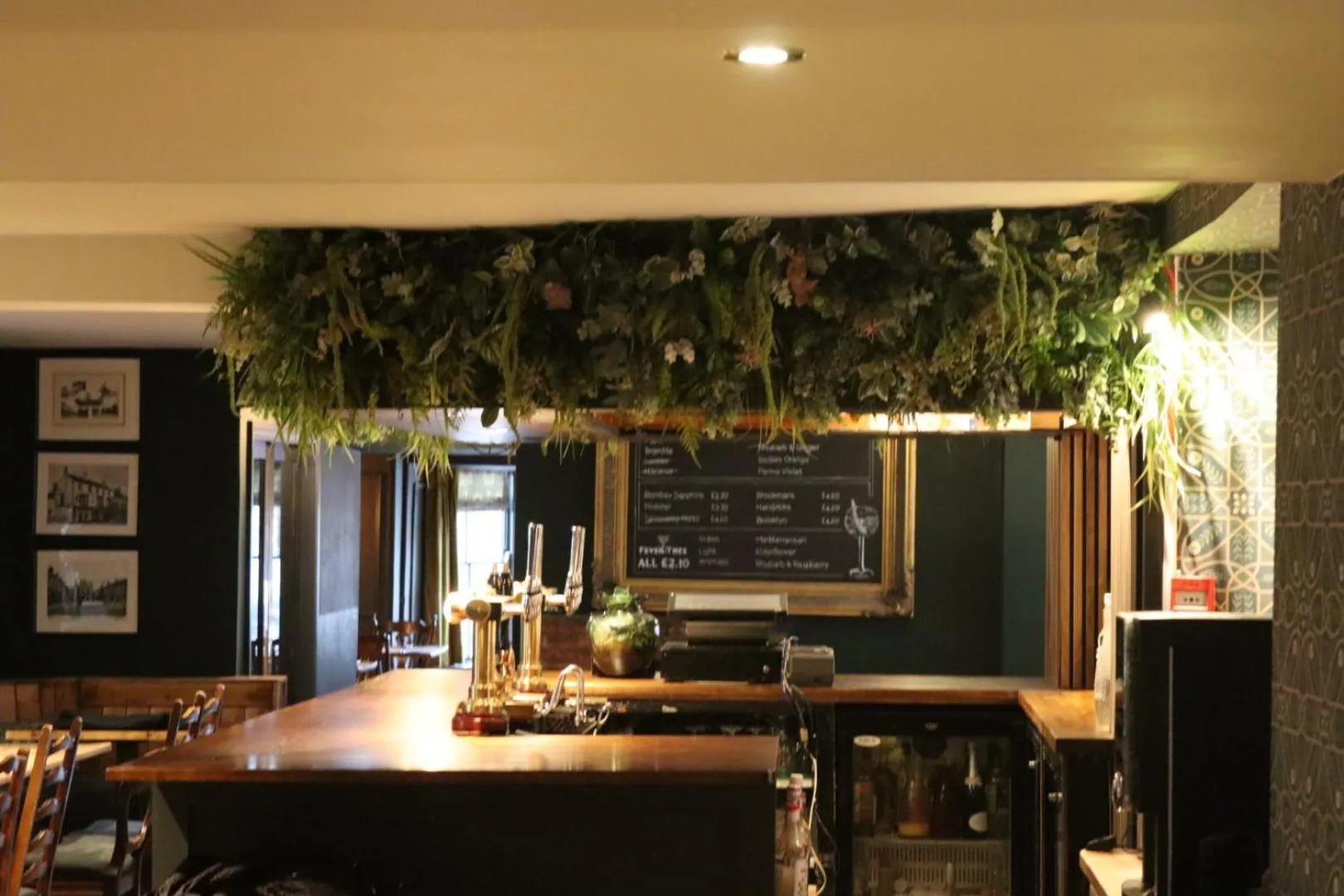 Lounge or bar in The George Hotel