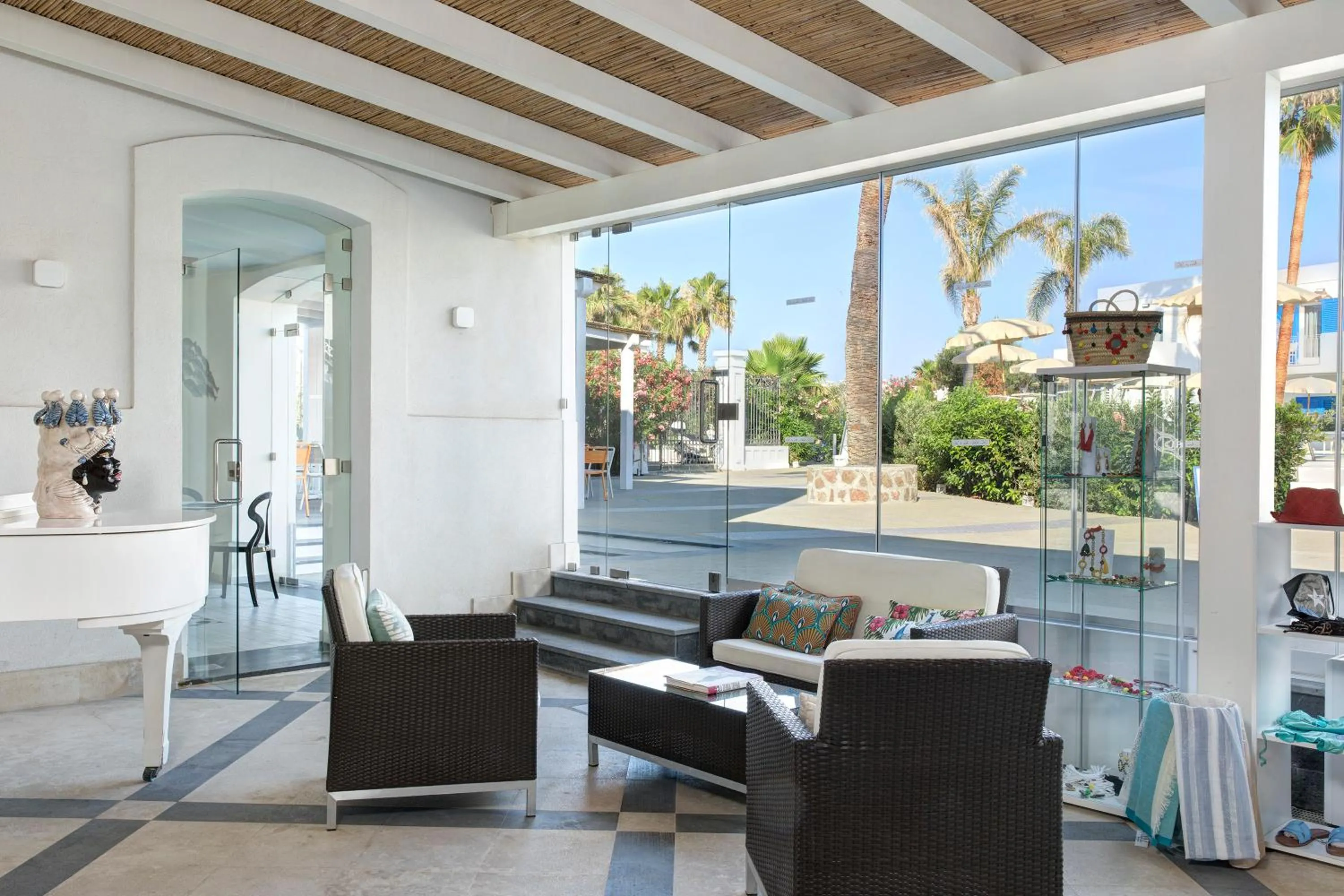 Lounge or bar in Les Sables Noirs & Spa