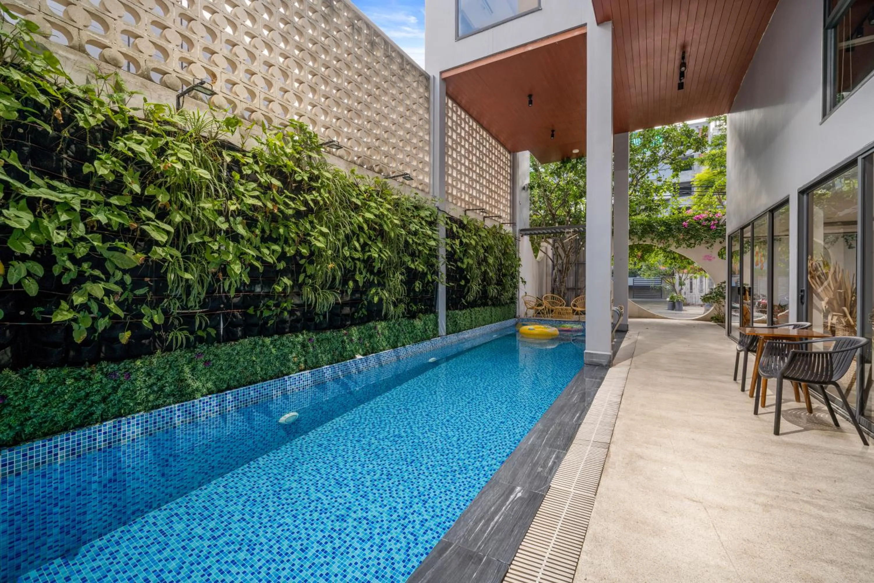 Swimming pool in Sanayen Villa & Residences - Pool and Close Beach