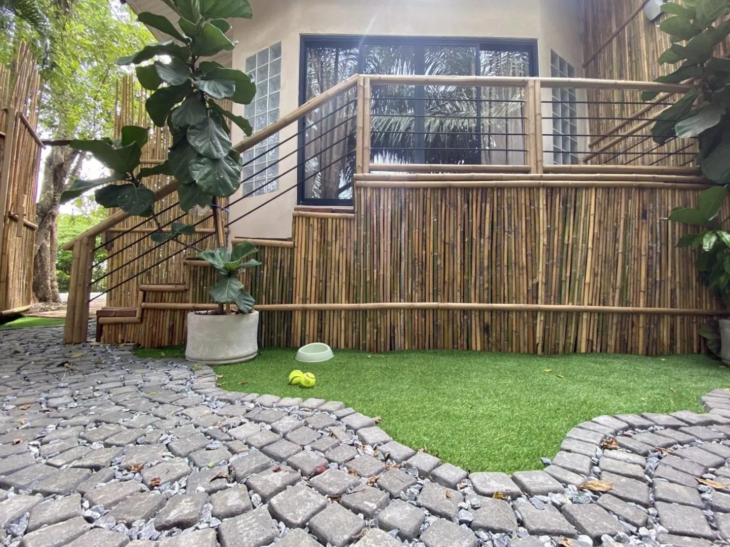 Country Lake View Hotel