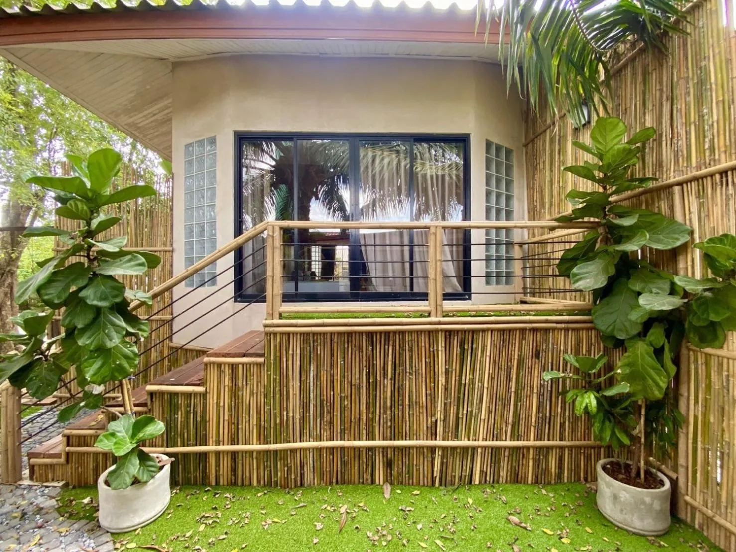 Country Lake View Hotel