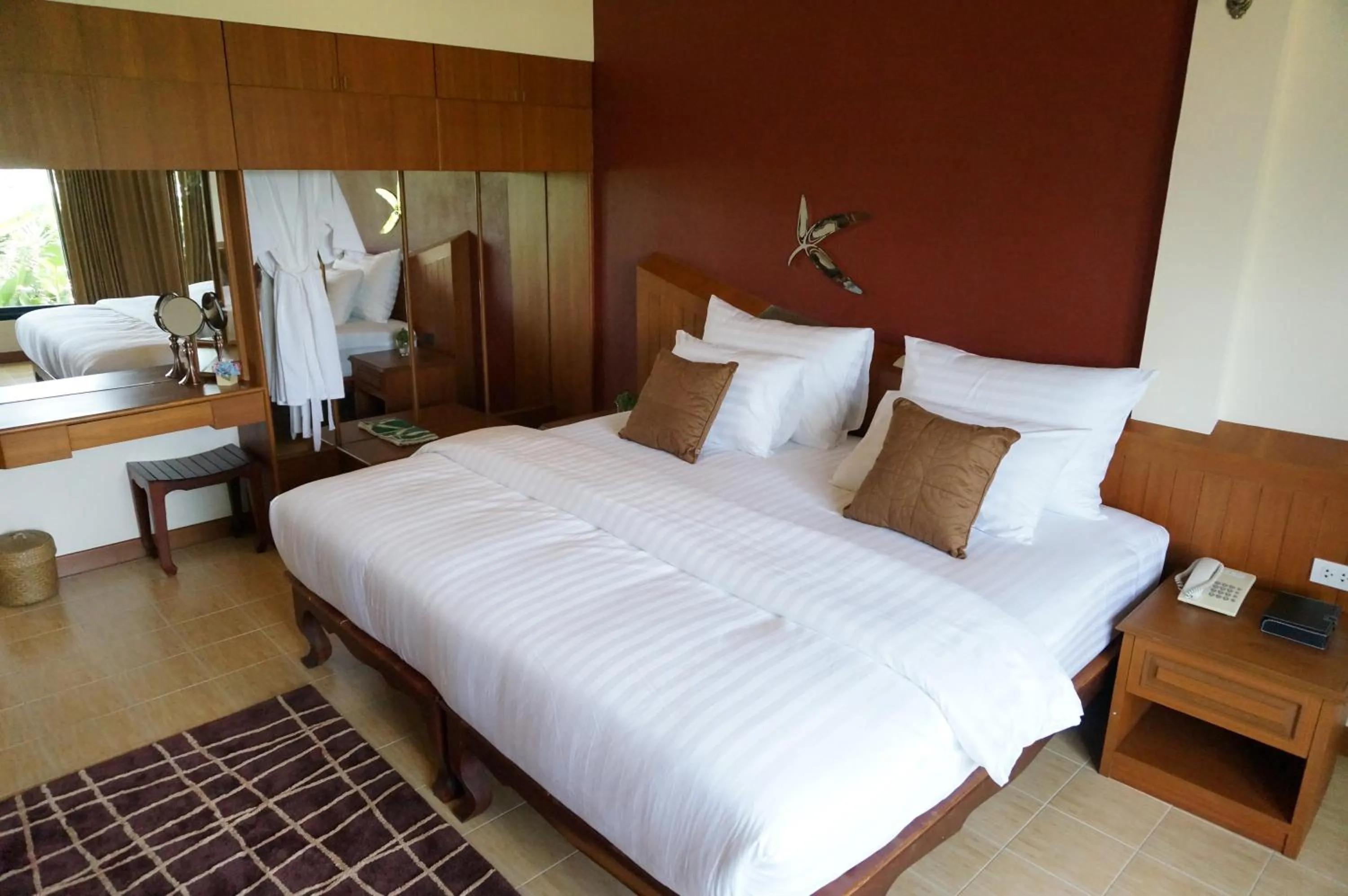 Bed in Country Lake View Hotel