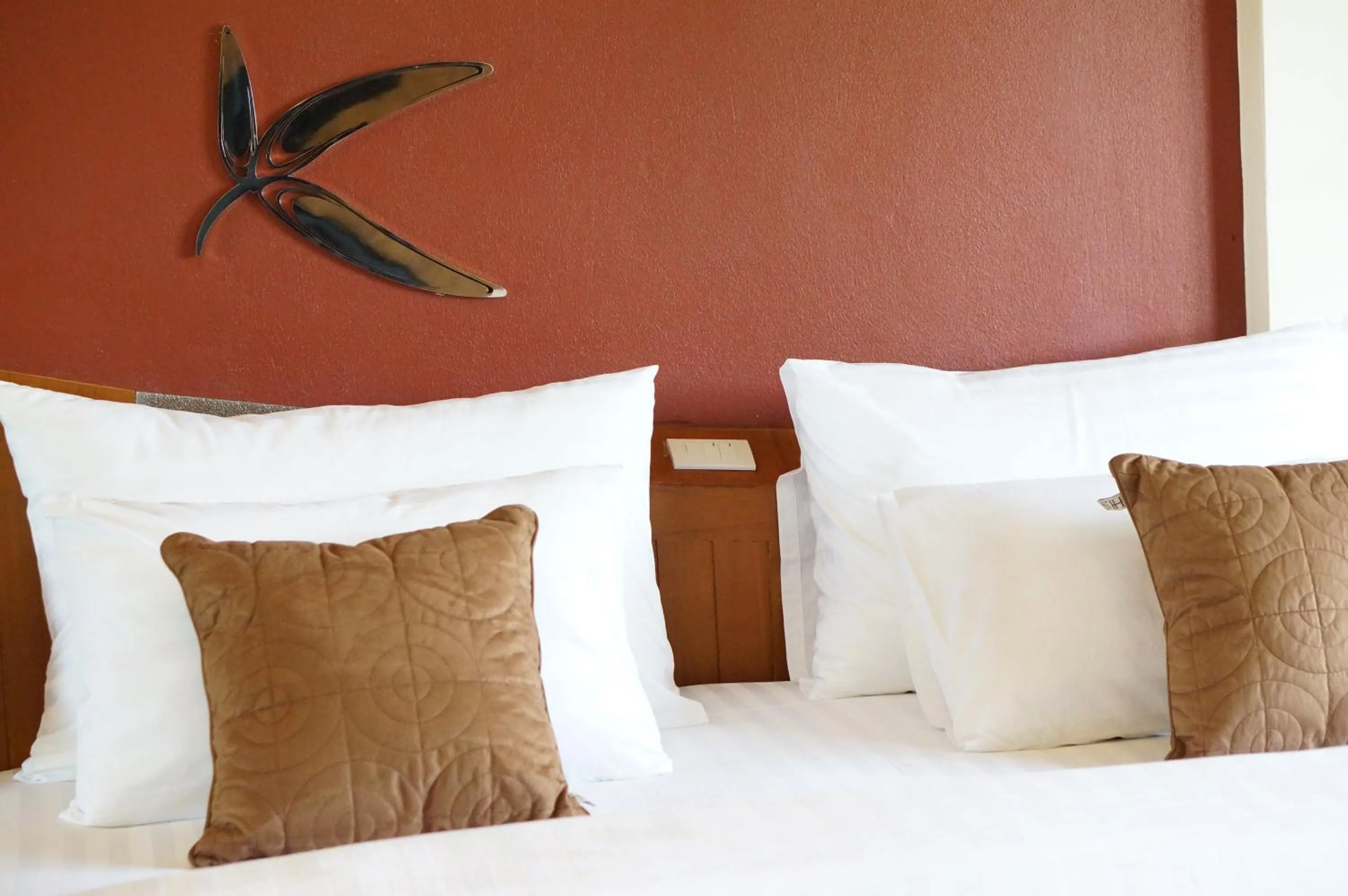 Bed in Country Lake View Hotel