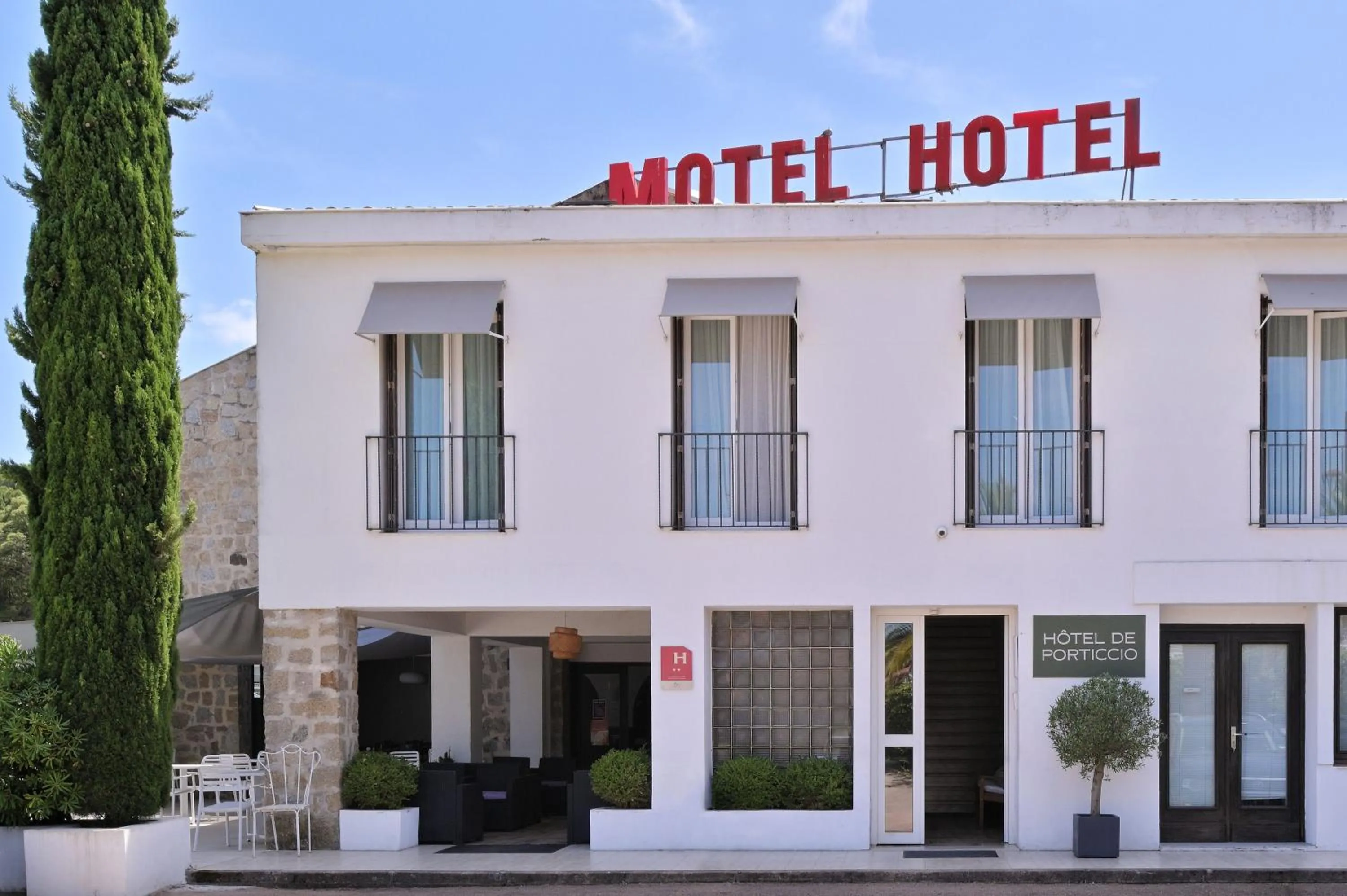 Property building in Hôtel de Porticcio